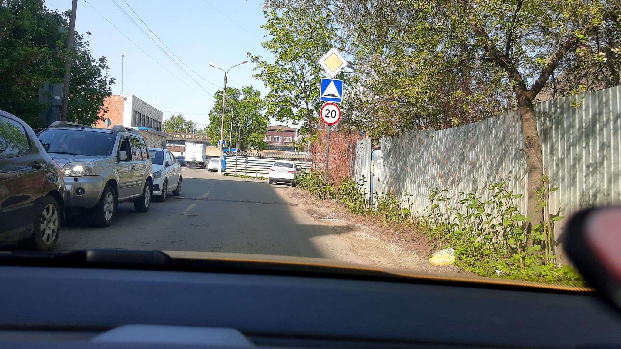 Street view near Hotel Riama, Skhodnya — © phoneuploader (CC BY-SA · Mapillary)