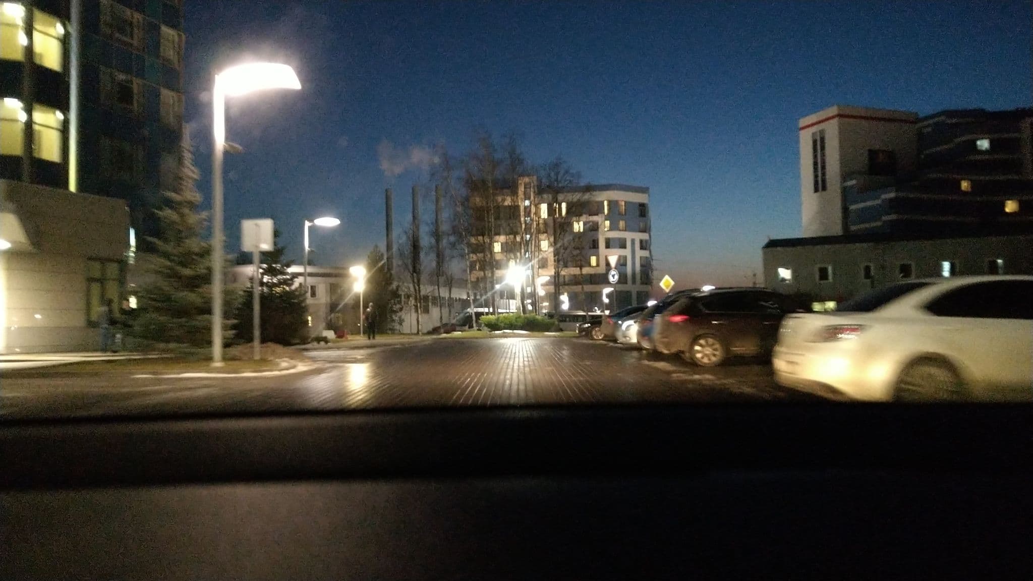Street view near SkyPoint Hotel, Novopodrezkovo — © phoneuploader (CC BY-SA · Mapillary)