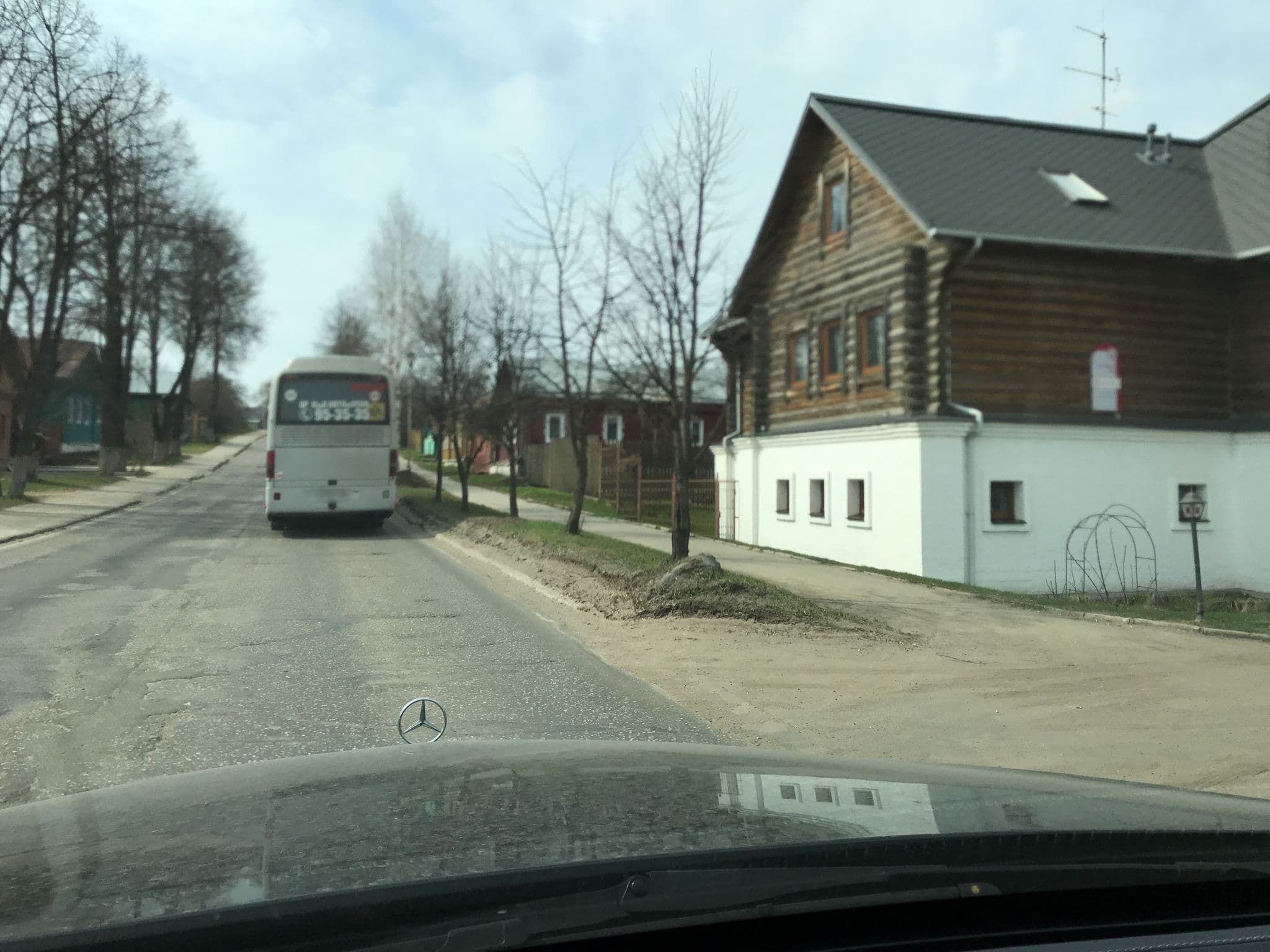 Street view near Стромынка 2, Suzdal’ — © romanshikin (CC BY-SA · Mapillary)
