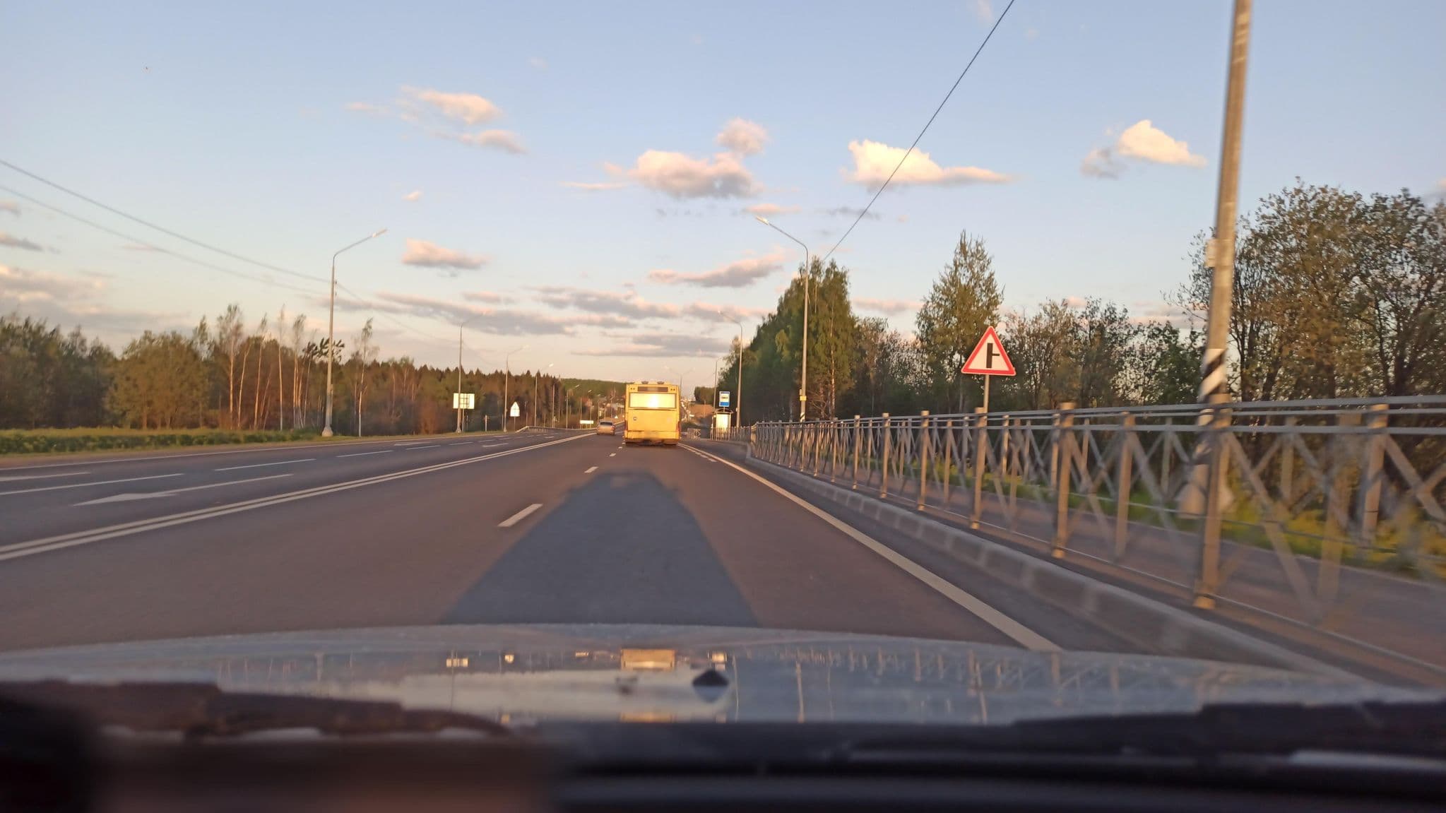 Street view near русская изба, Molochnoye — © Eleferen (CC BY-SA · Mapillary)