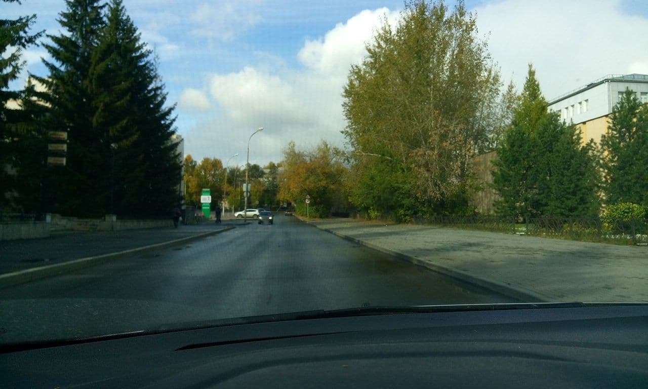 Street view near Октябрьская, Yekaterinburg — © rodionoff (CC BY-SA · Mapillary)