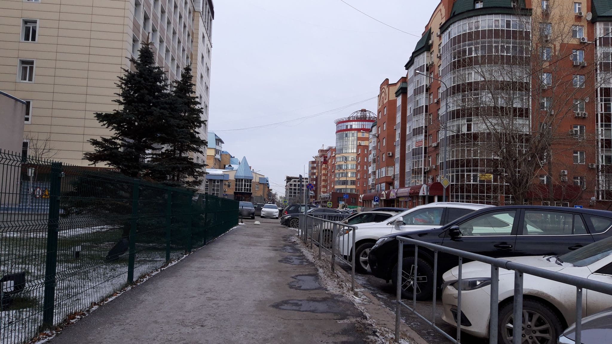 Street view near Room 813, Tyumen — © wowik (CC BY-SA · Mapillary)