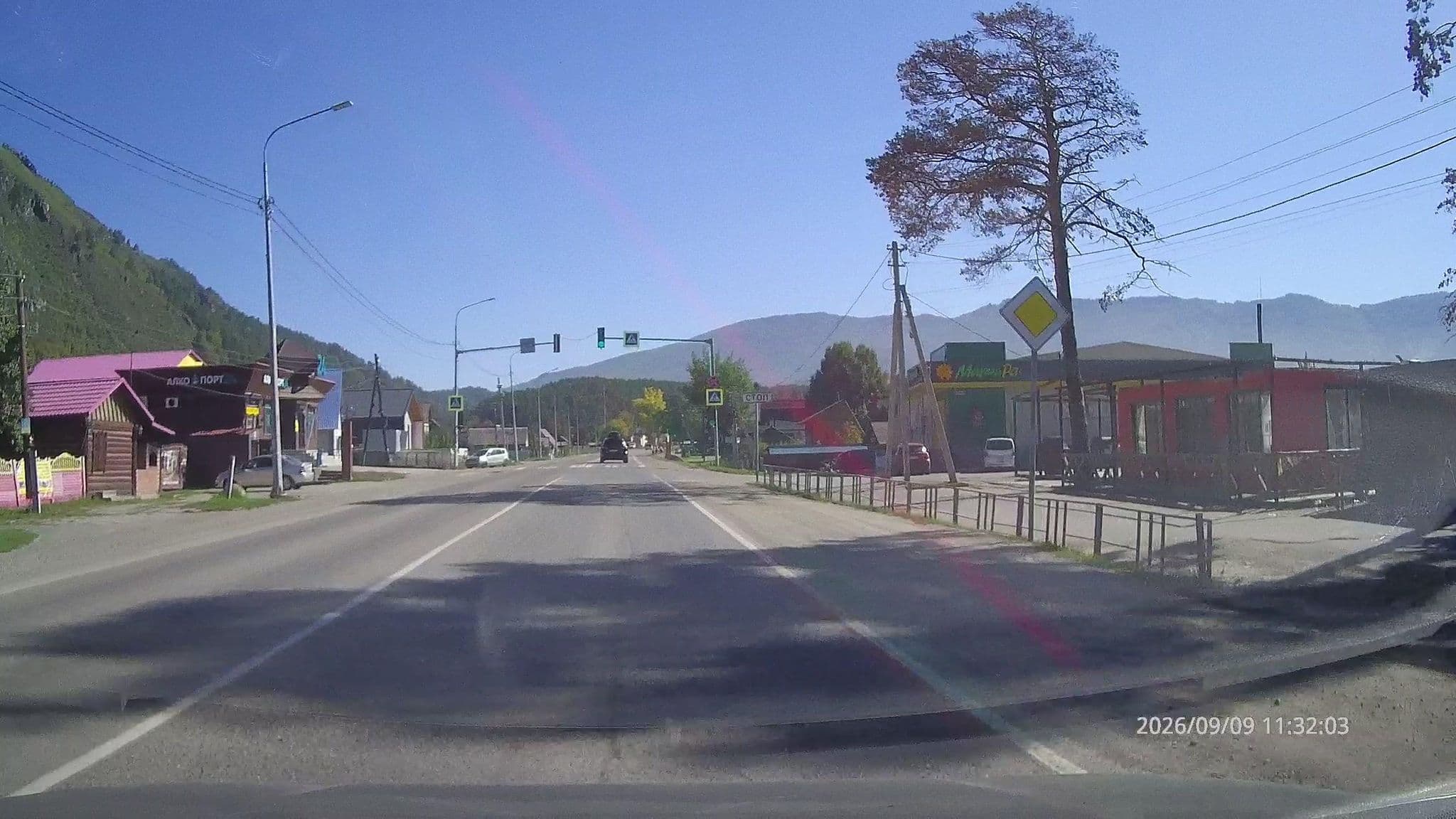 Street view near домики на берегу катуни, Manzherok — © AKarty (CC BY-SA · Mapillary)