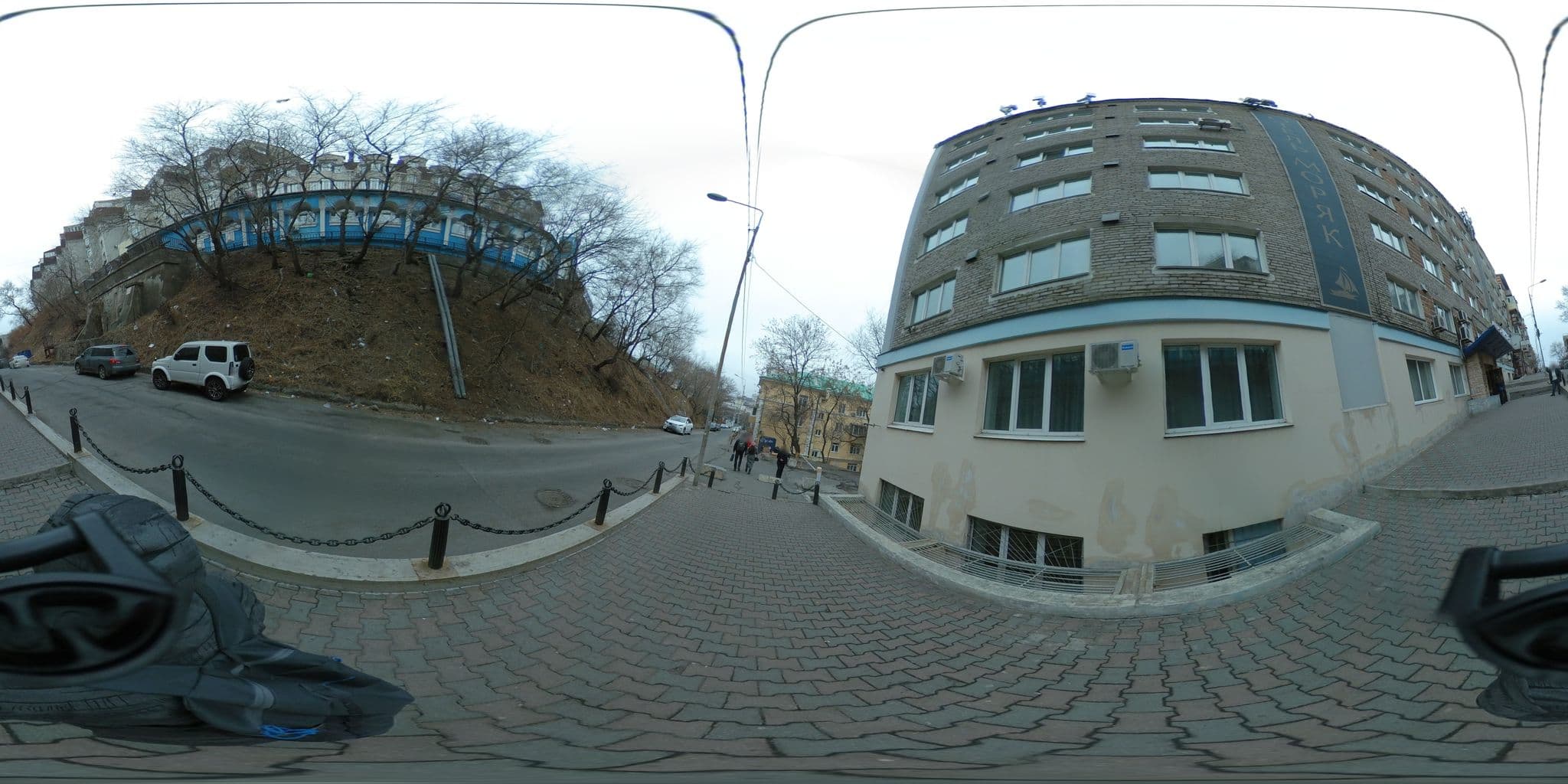 Street view near Гостиница «Моряк», Vladivostok — © trolleway (CC BY-SA · Mapillary)