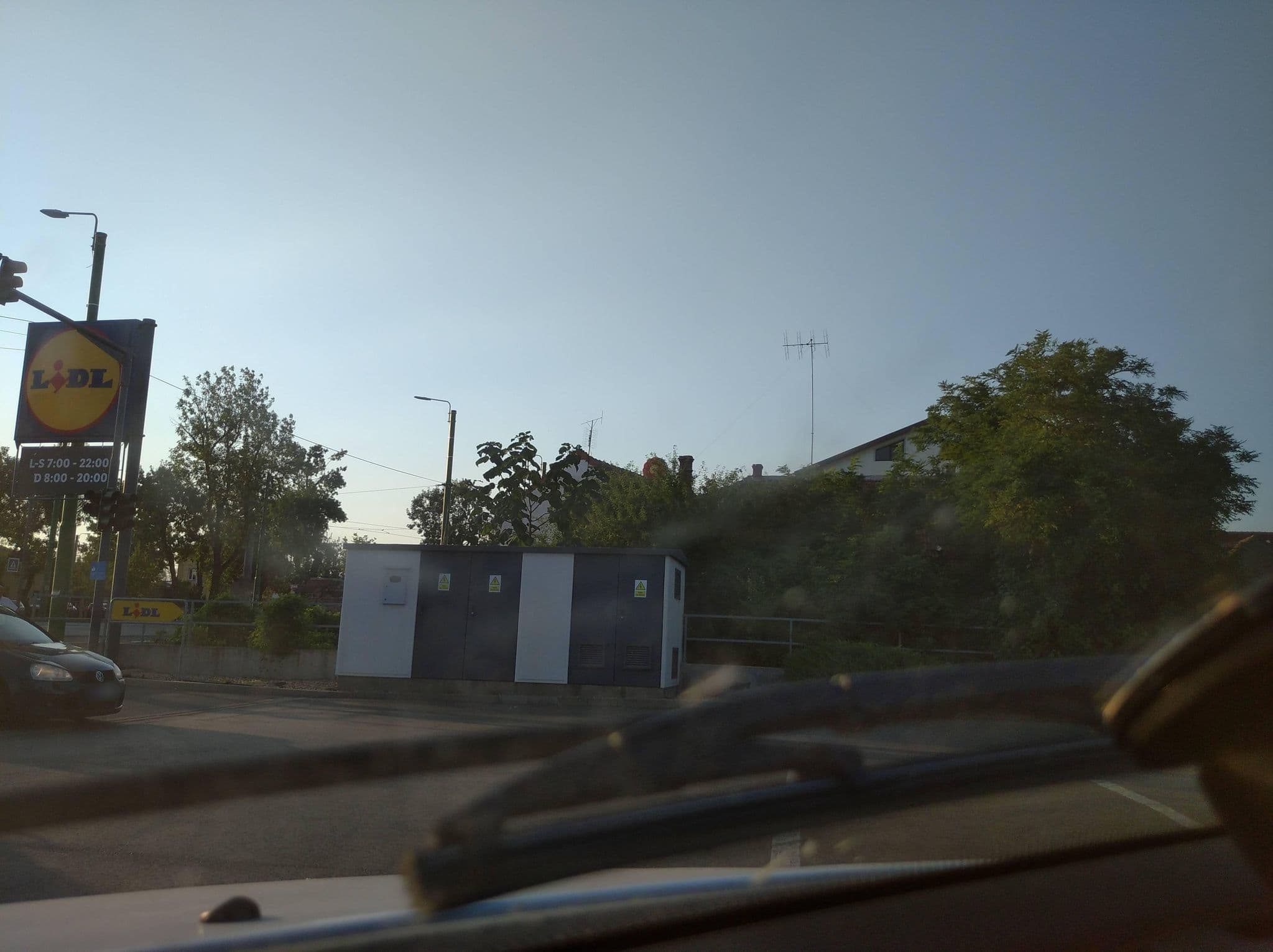 Street view near Hotel Xe-mar, Arad — © grozsa11 (CC BY-SA · Mapillary)