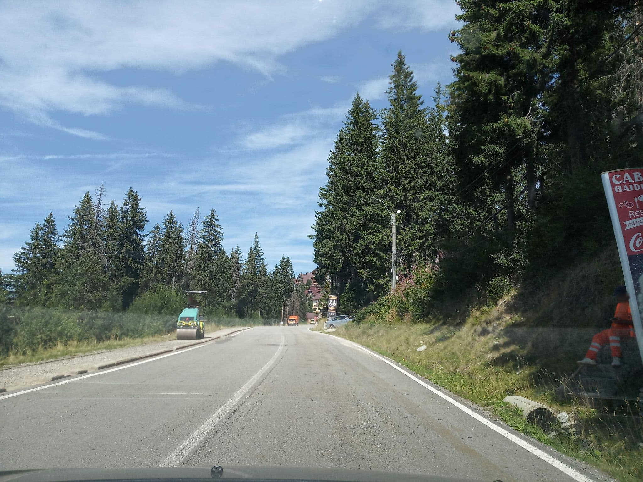 Street view near Cabana Haiducilor, Polovragi — © tavi (CC BY-SA · Mapillary)