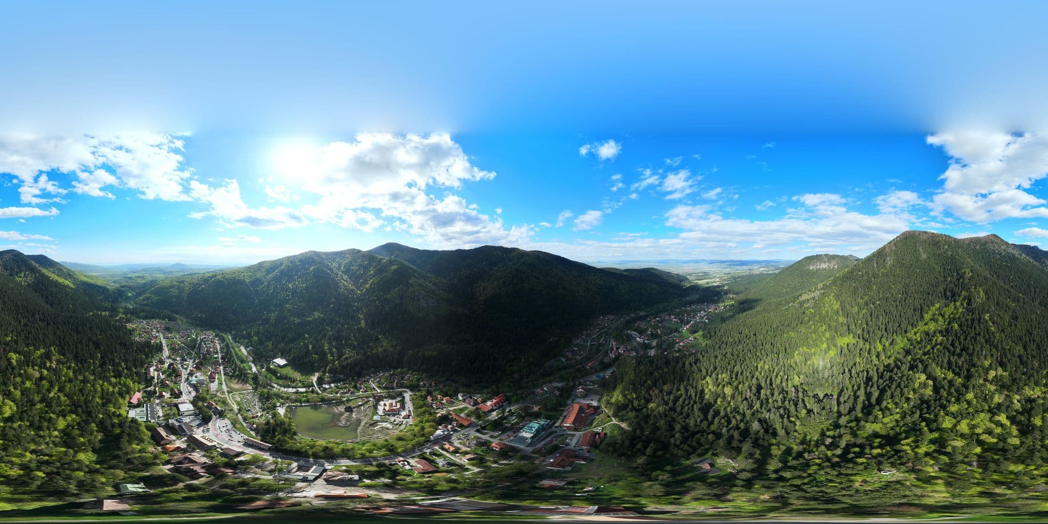 Street view near Vadász Panzió, Băile Tuşnad — © simotamas (CC BY-SA · Mapillary)