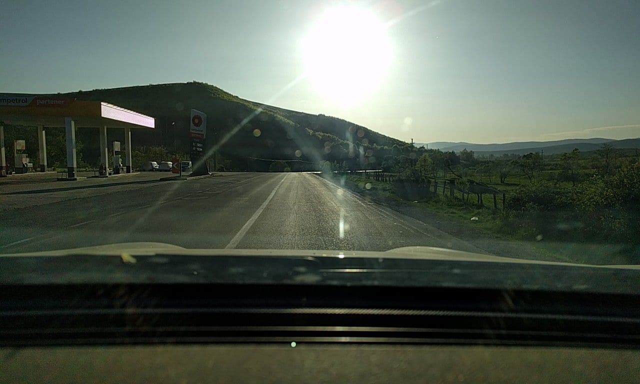 Street view near Motel Benz-Mar, Breţcu — © bogdancandrea (CC BY-SA · Mapillary)