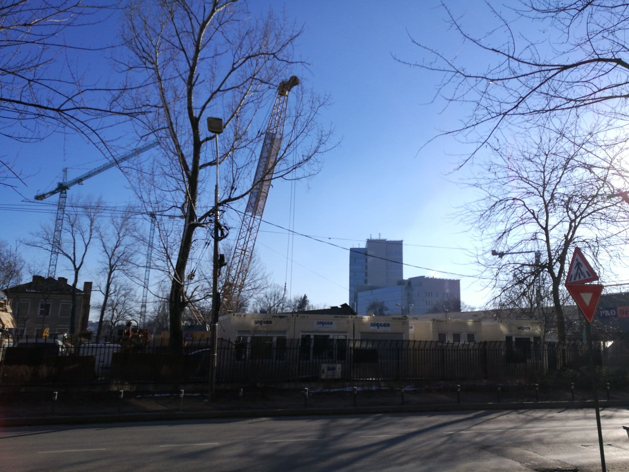 Street view near Courtyard by Marriott Bucharest, Sector 2 — © rsandu (CC BY-SA · Mapillary)