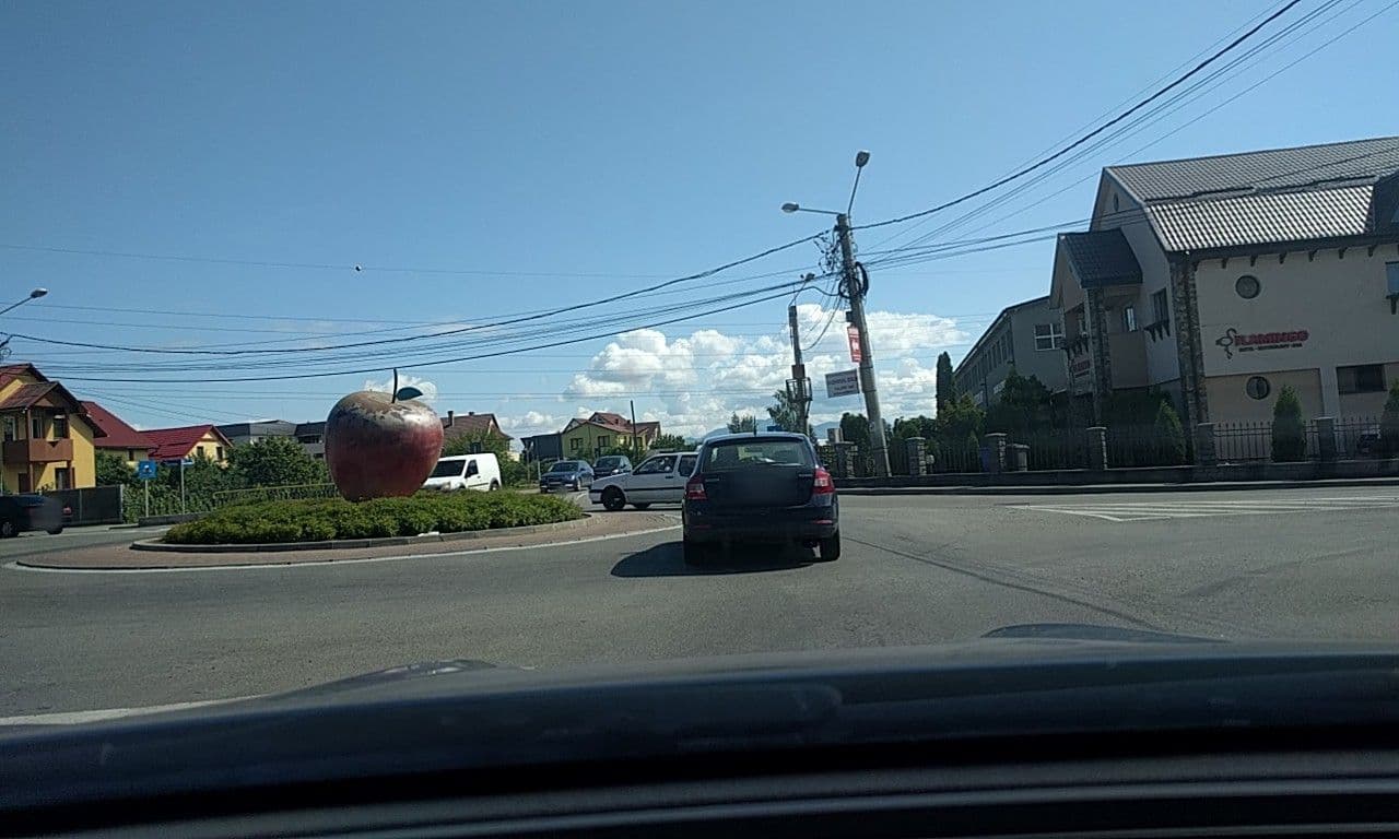 Street view near Hotel Flamingo, Bistriţa — © bogdancandrea (CC BY-SA · Mapillary)