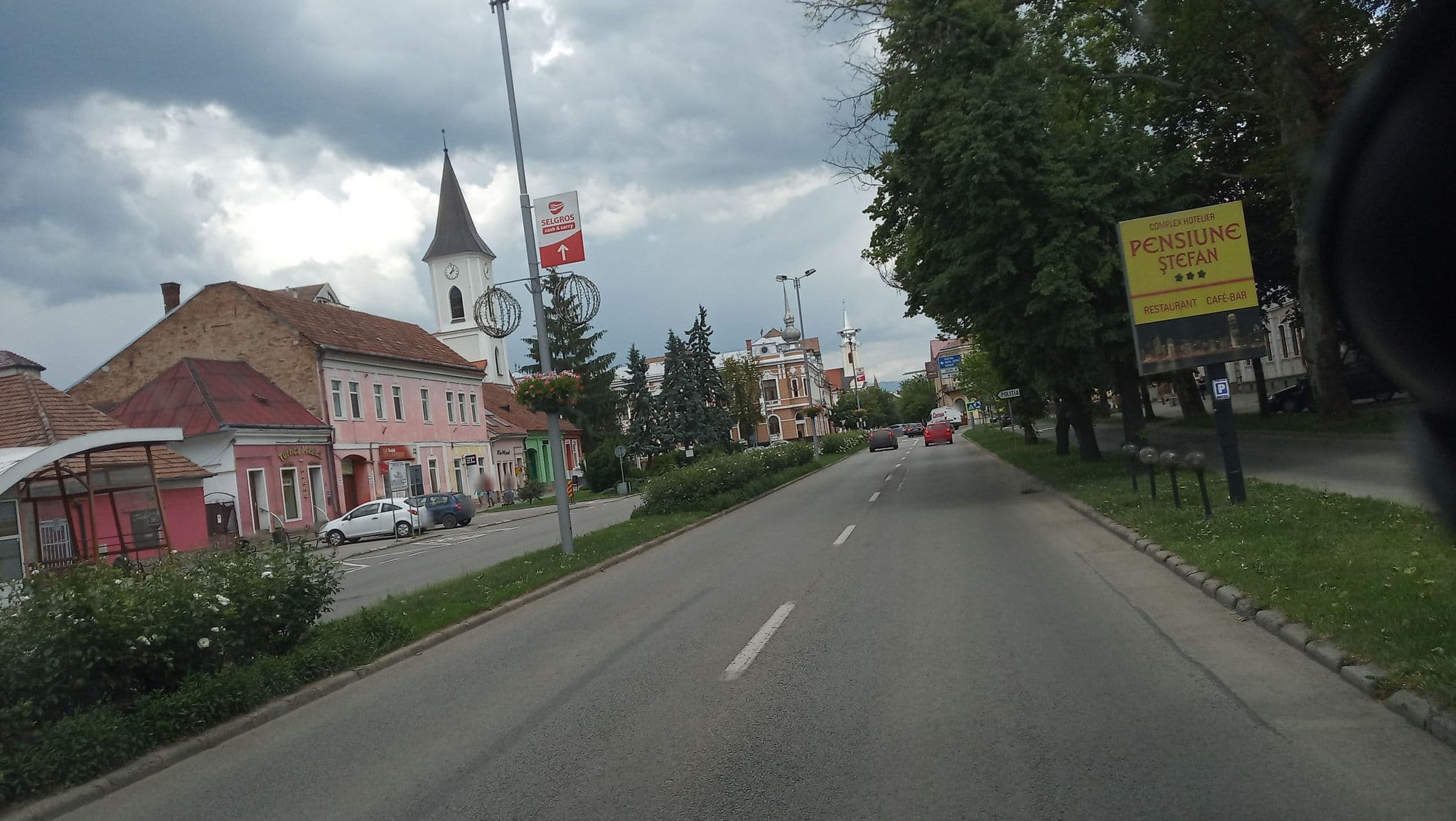 Street view near Pensiunea Stefan, Bistriţa — © tavi (CC BY-SA · Mapillary)