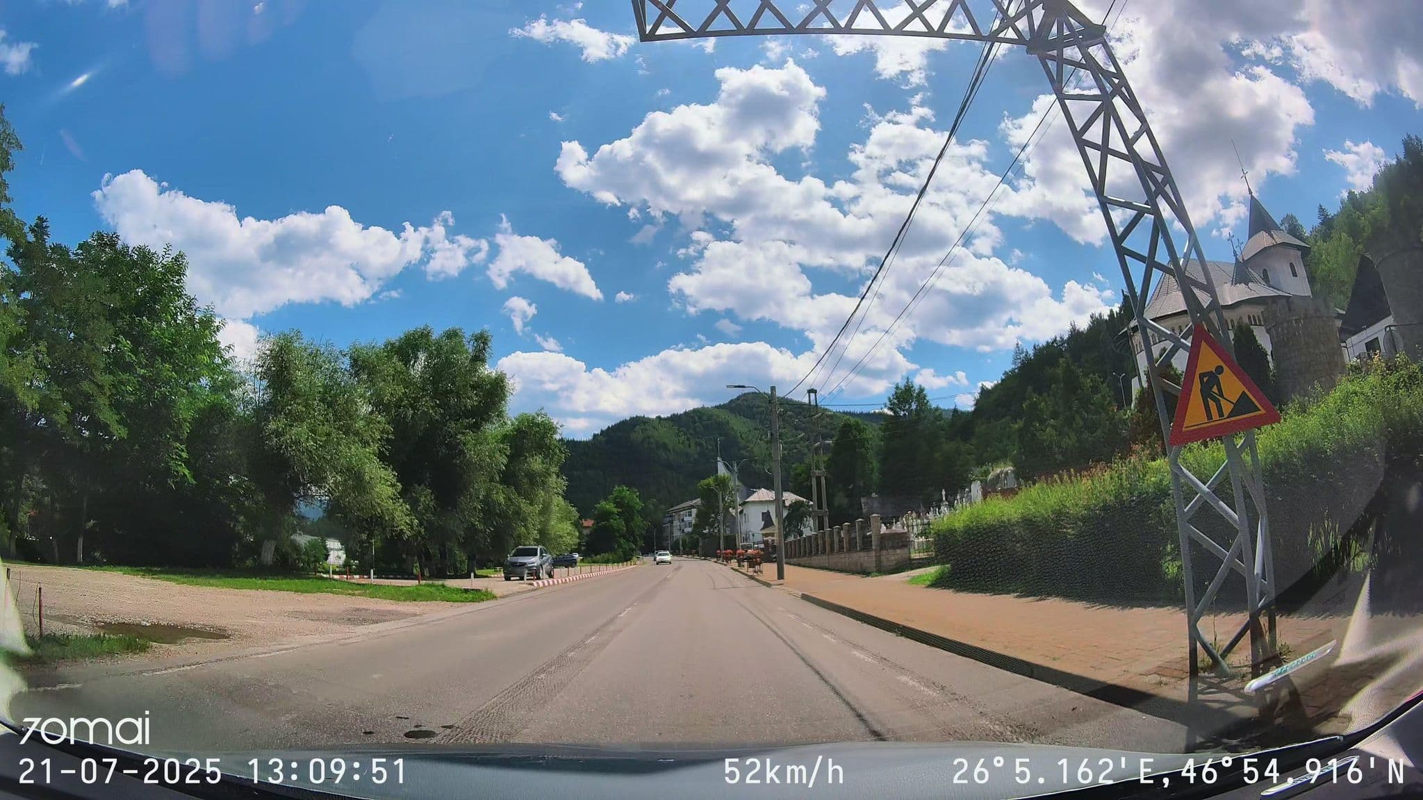 Street view near Hotel Ceahlaul, Dodeni — © doriel (CC BY-SA · Mapillary)