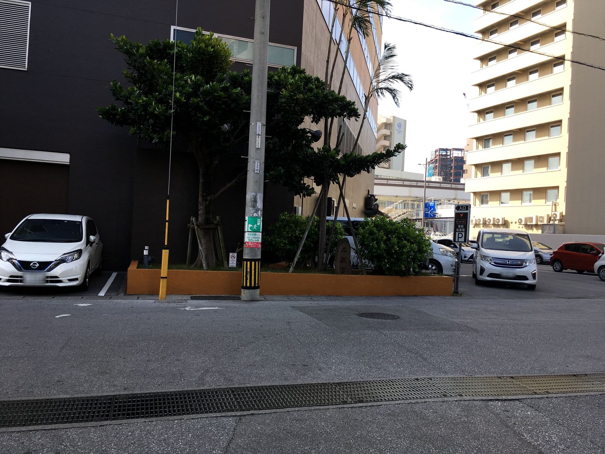 Street view near 沖縄ナハナ ホテル&スパ, Naha — © higa4 (CC BY-SA · Mapillary)
