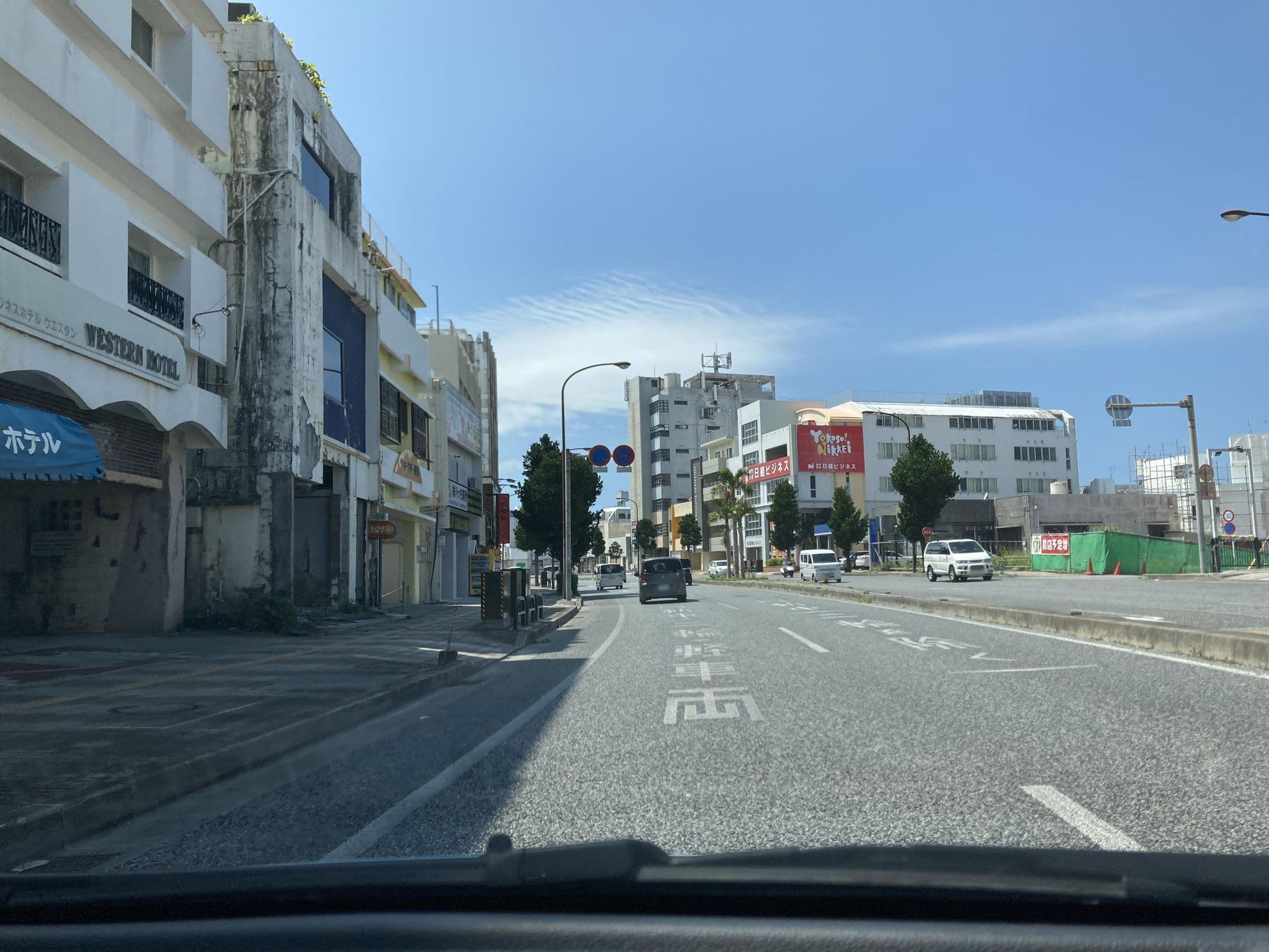 Street view near ウエスタンホテル, Okinawa — © pika_sky (CC BY-SA · Mapillary)