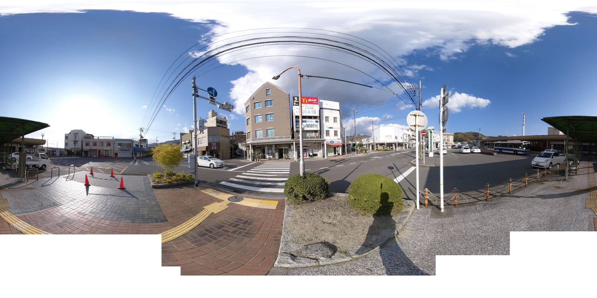 Street view near グルマンホテル, Takehara — © okadatsuneo (CC BY-SA · Mapillary)