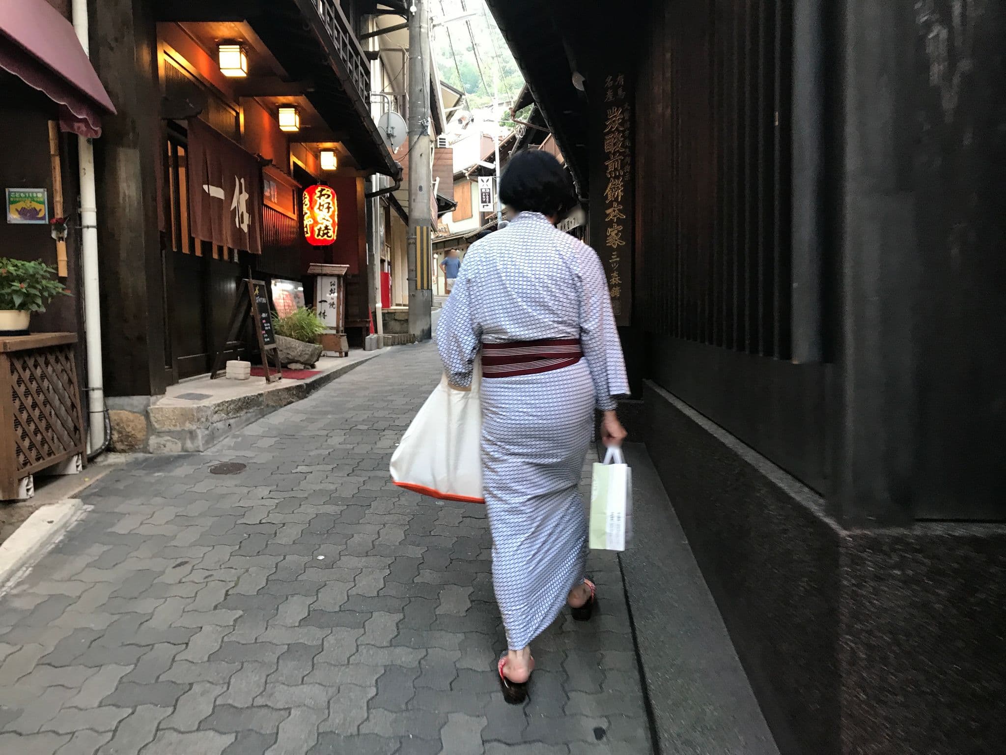 Street view near 有馬小宿 松林亭, Ashiya — © yaritsusozai (CC BY-SA · Mapillary)