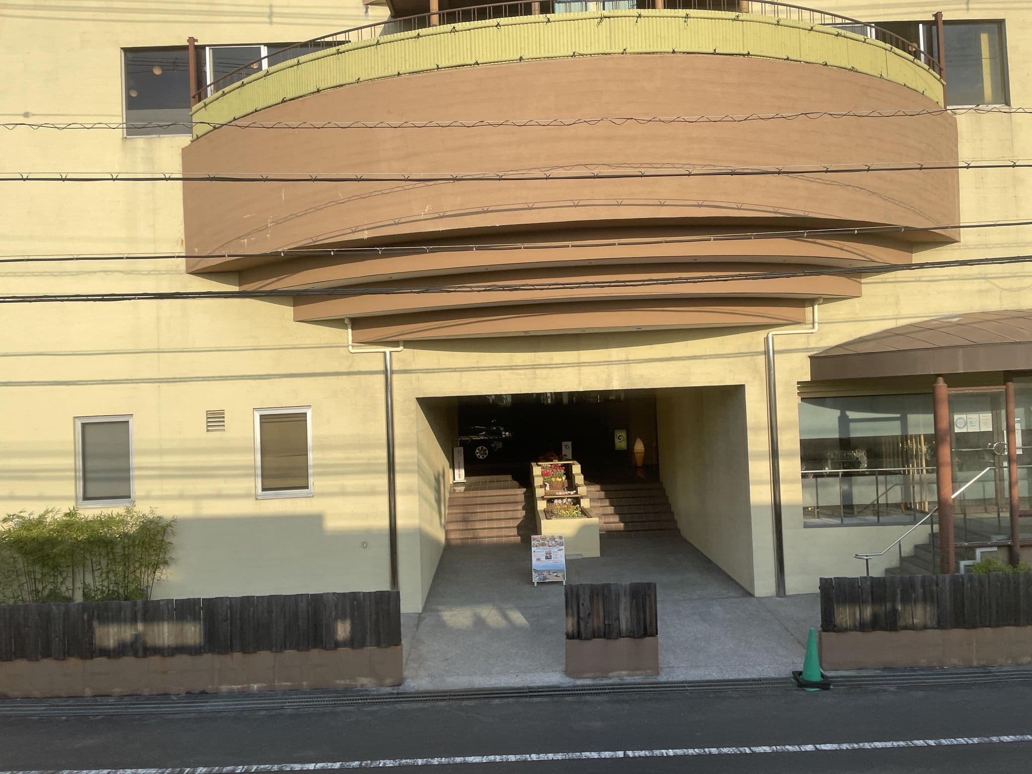 Street view near 東大阪石切温泉 ホテルセイリュウ, Ikoma — © musashino5 (CC BY-SA · Mapillary)