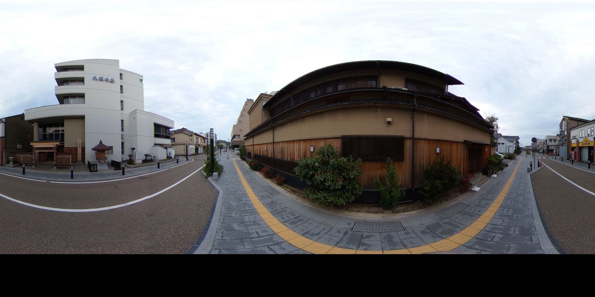 Street view near 芦原温泉 べにや旅館, Awara — © mura (CC BY-SA · Mapillary)