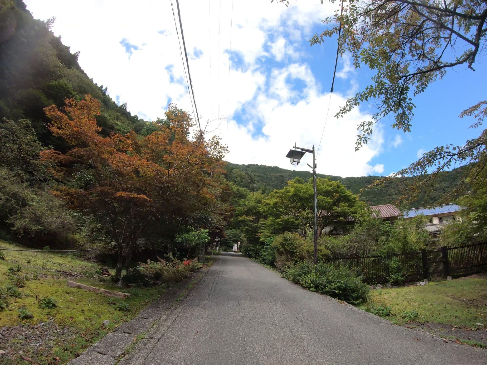 Street view near 寸又峡温泉 光山荘, Tanokuchi — © kudarisenmon (CC BY-SA · Mapillary)