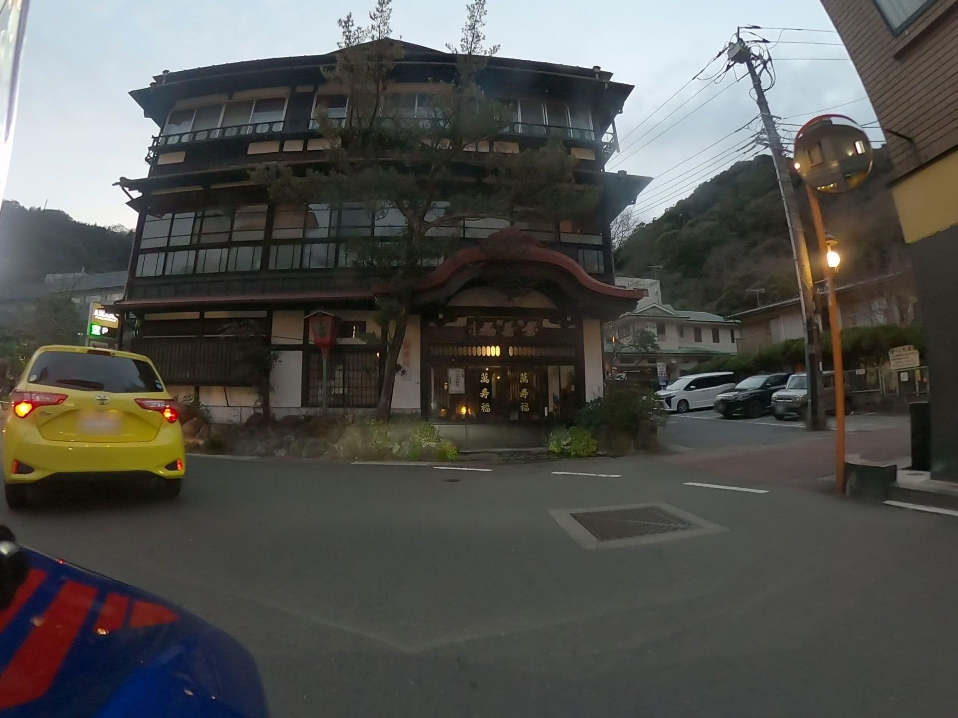 Street view near 萬寿福, Hayakawa — © Neo0717 (CC BY-SA · Mapillary)