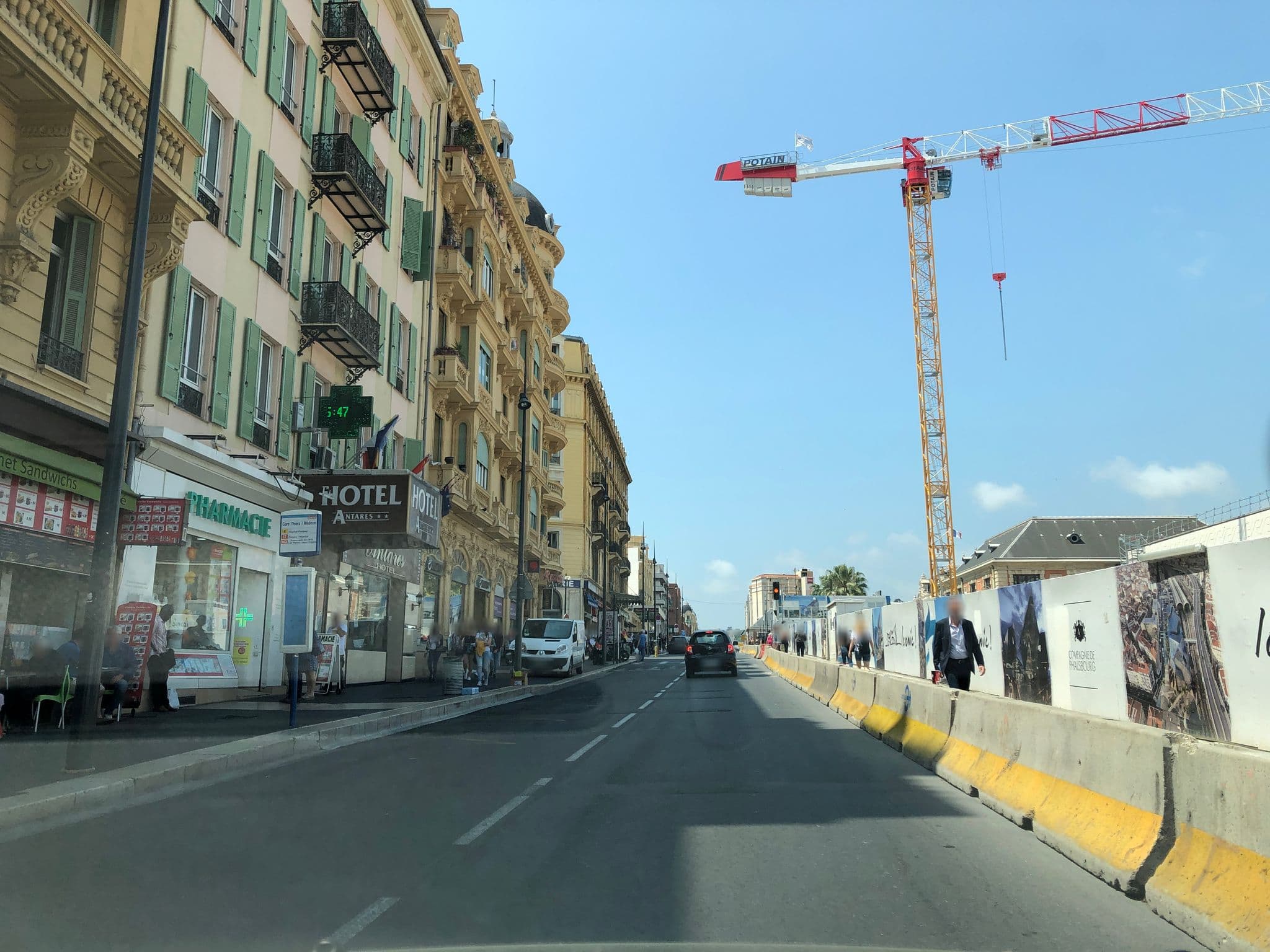 Street view near Hôtel de Berne, Nice — © lulucmy (CC BY-SA · Mapillary)