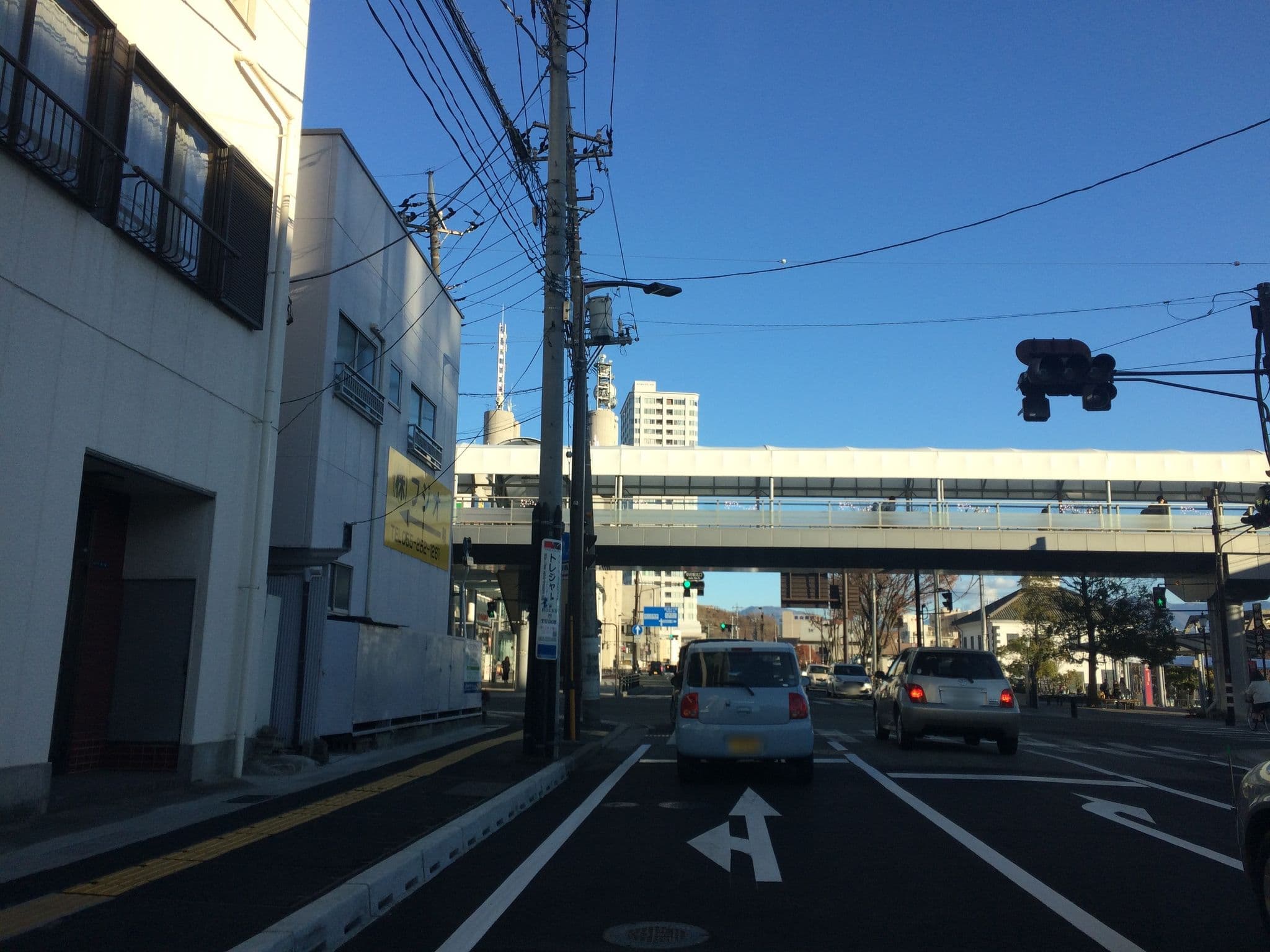 Street view near ホテル ニューステーション, Kofu — © kudarisenmon (CC BY-SA · Mapillary)