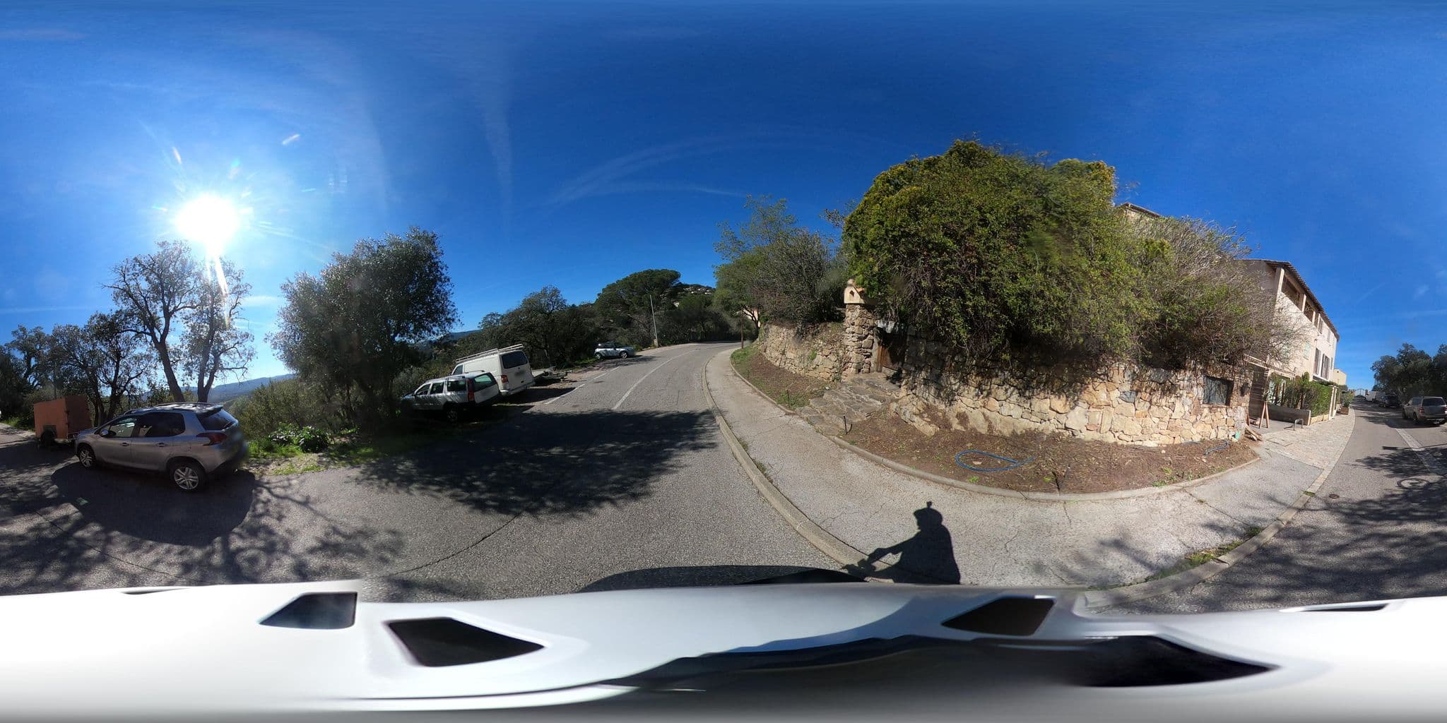 Street view near Le Côteau Fleuri, Grimaud — © sogefi (CC BY-SA · Mapillary)
