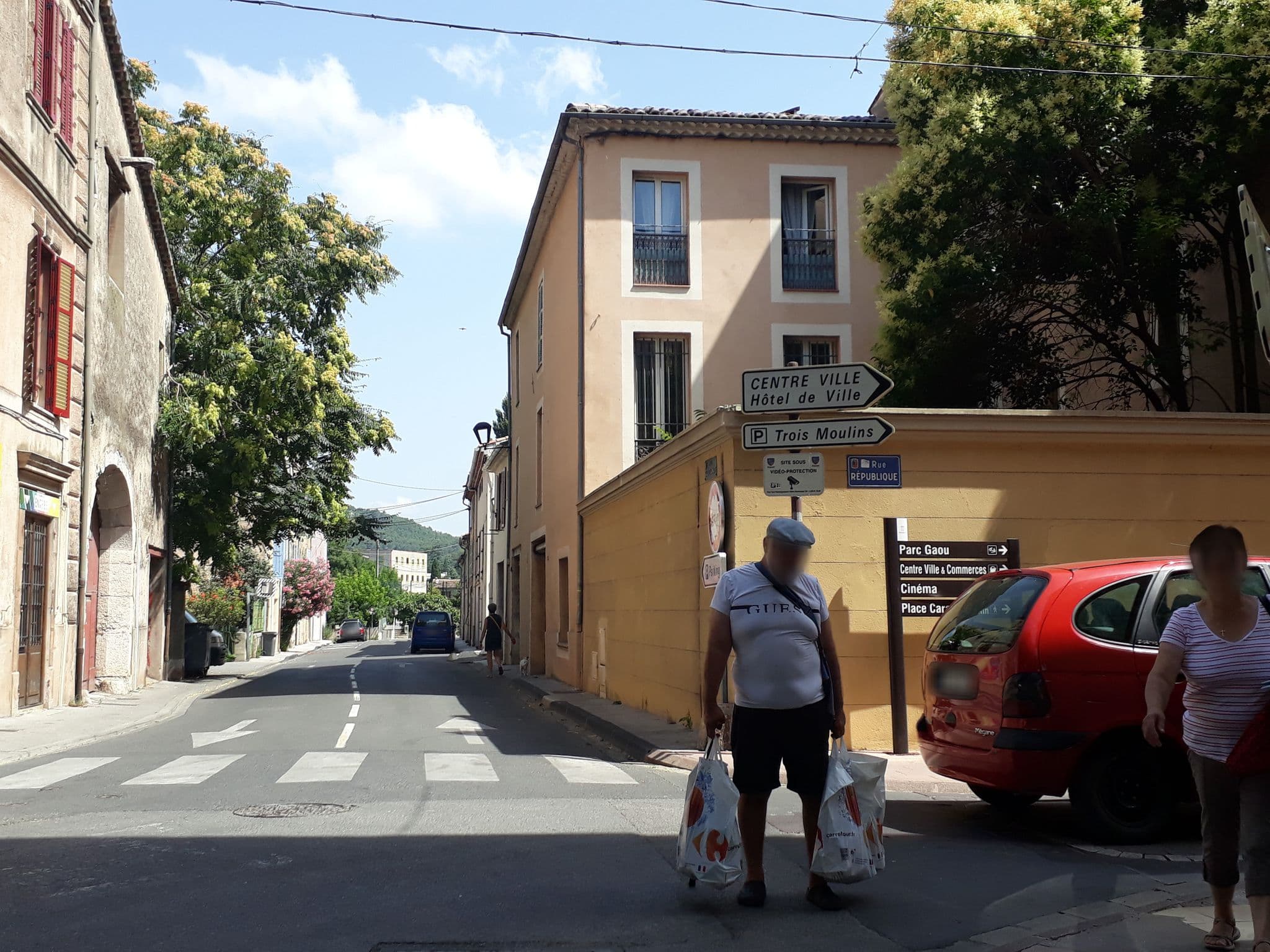 Street view near Le Provence, Brignoles — © jmglv (CC BY-SA · Mapillary)