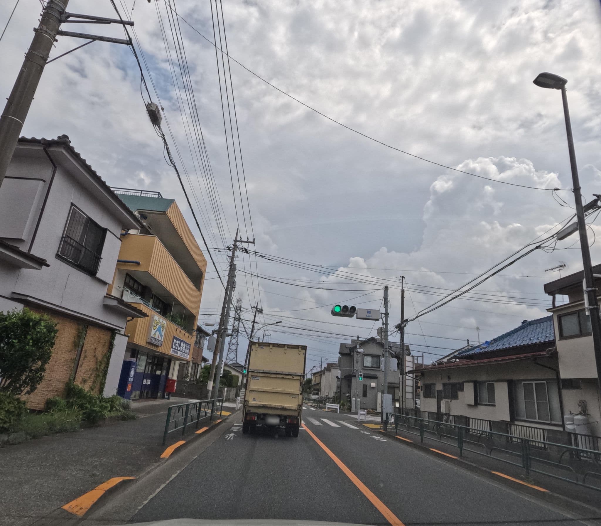 Street view near とものや酒店, Hakonegasaki — © rsnaru (CC BY-SA · Mapillary)