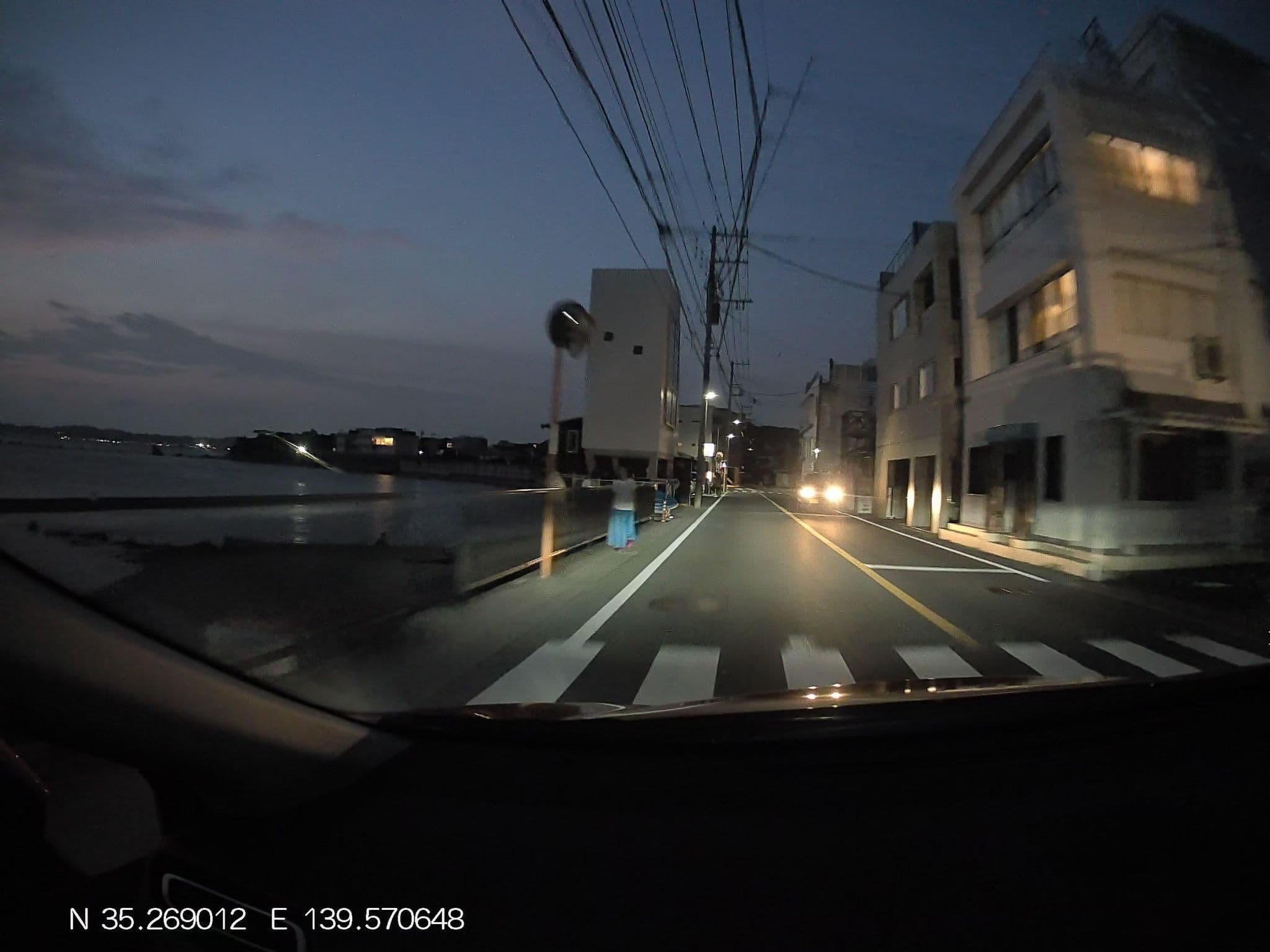 Street view near 港の灯り, Hayama — © mitz (CC BY-SA · Mapillary)