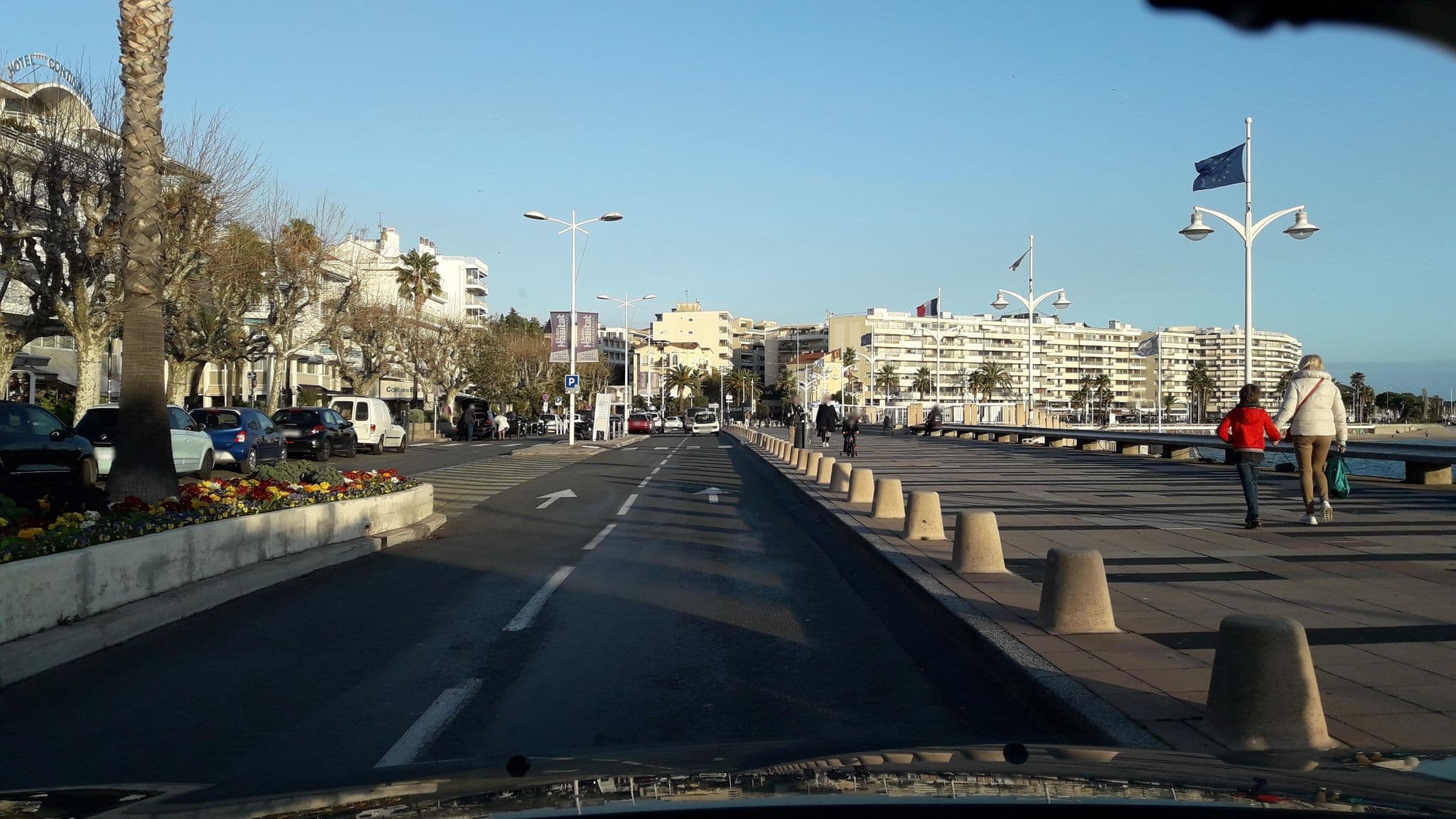 Street view near L'Excelsior, Saint-Raphaël — © eric_s (CC BY-SA · Mapillary)