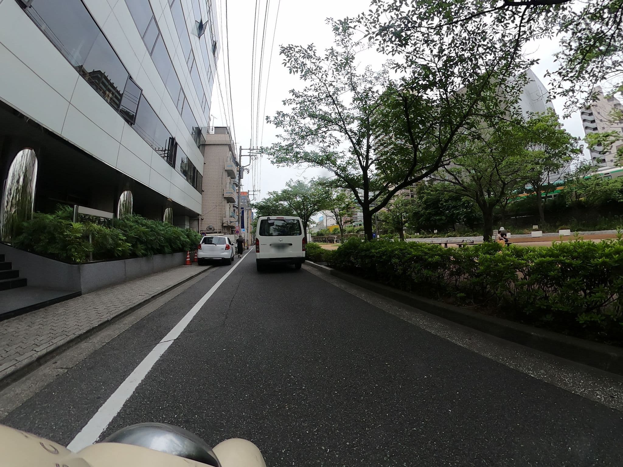 Street view near 大森パークホテル, Minami-ōi — © kojiroucircle (CC BY-SA · Mapillary)