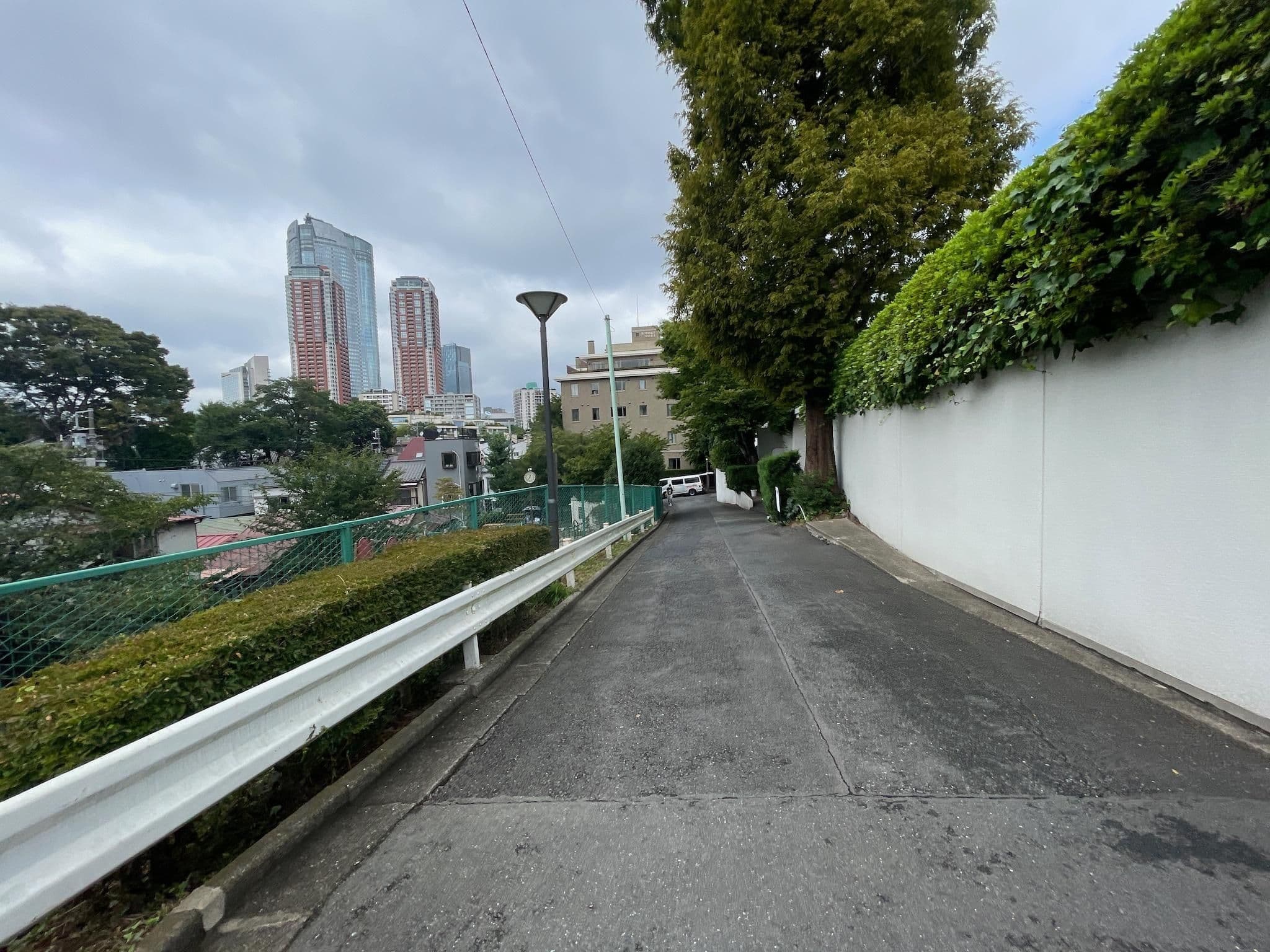 Street view near 仁風林, Azabu-jūban — © musashino5 (CC BY-SA · Mapillary)
