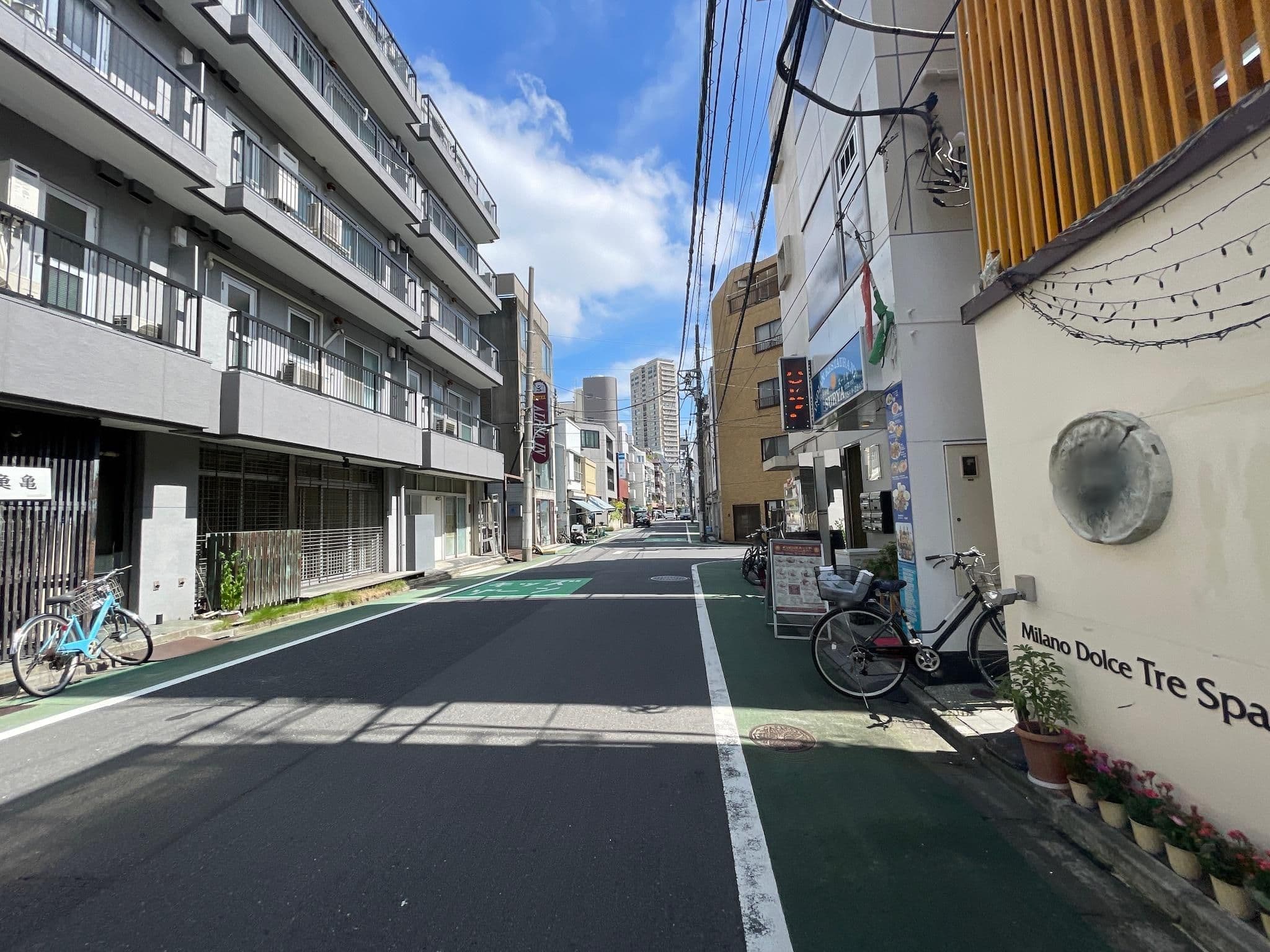 Street view near ホテルアルファイン, Azabu-jūban — © musashino5 (CC BY-SA · Mapillary)