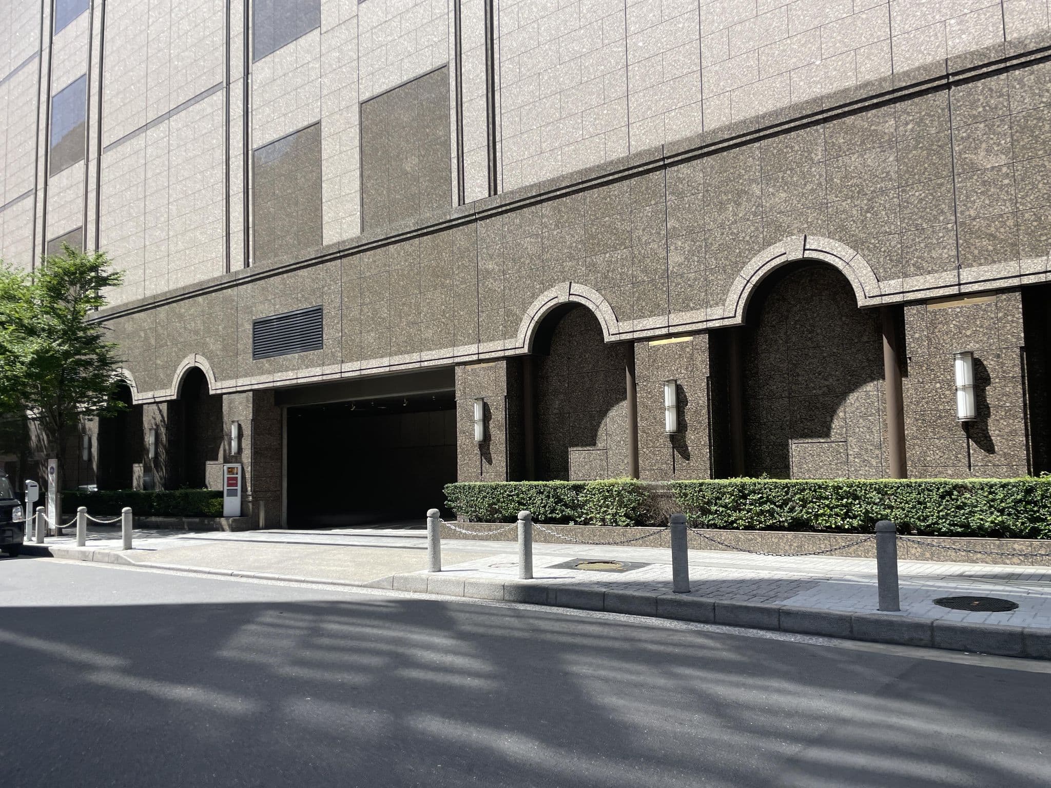 Street view near 阪急ホテルチェーン東京営業所, Shinbashi — © musashino5 (CC BY-SA · Mapillary)