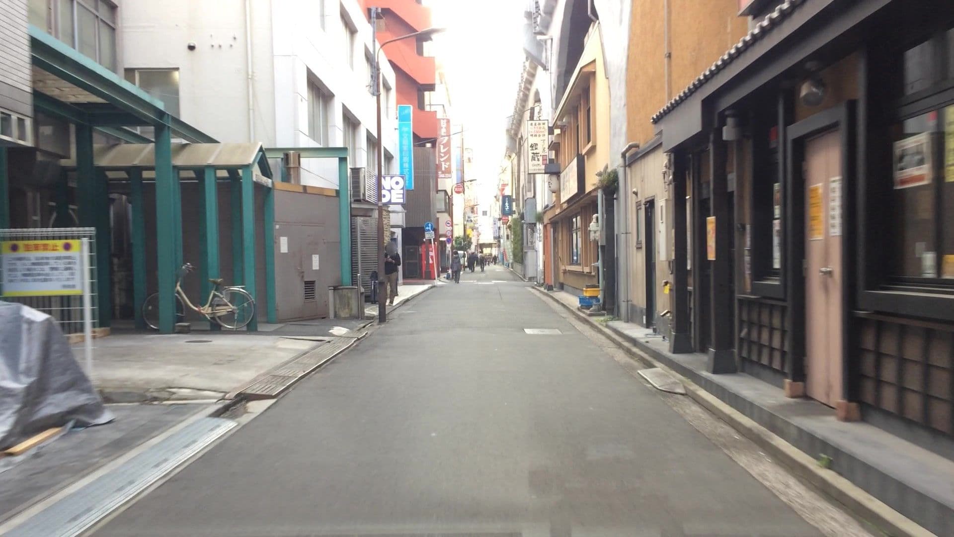 Street view near Le Tour House, Iwamotochō — © lvl5 (CC BY-SA · Mapillary)