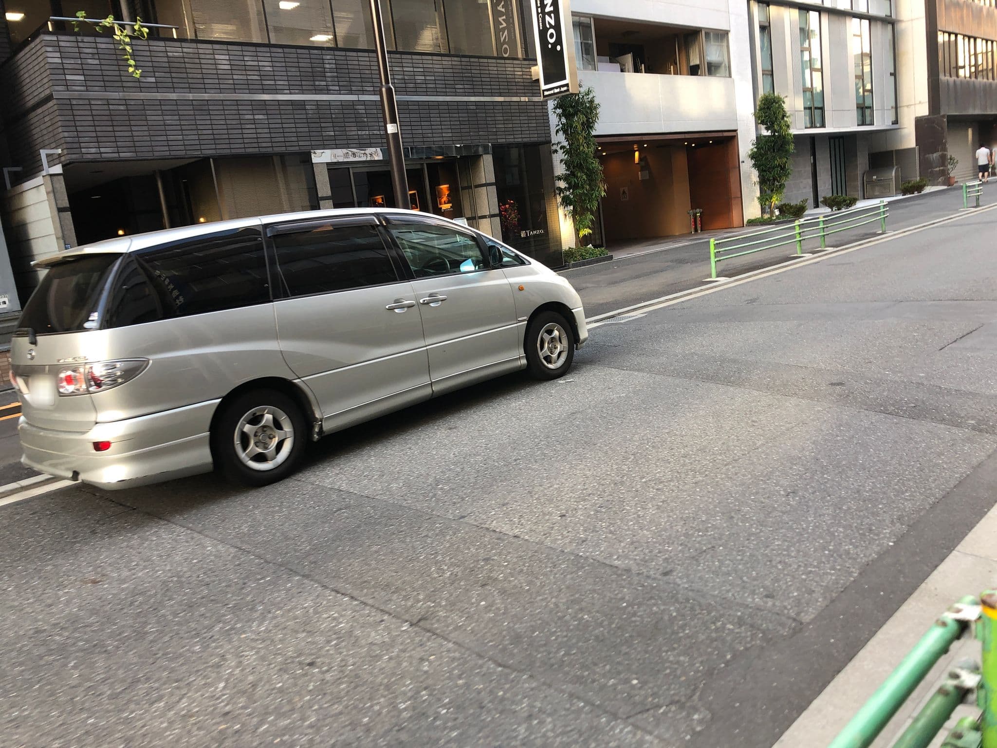 Street view near グリッズ日本橋イースト ホテル+ホステル, Higashi-nihombashi — © gwalker7 (CC BY-SA · Mapillary)