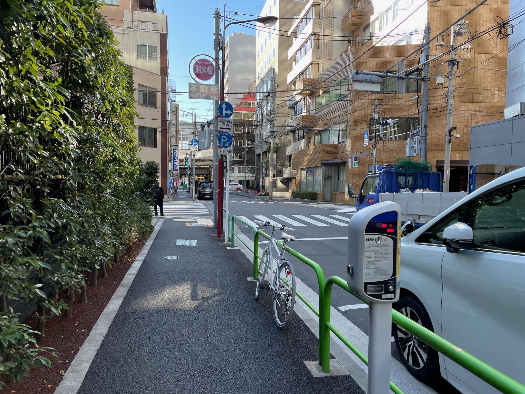 Street view near サクラクロスホテル秋葉原, Iwamotochō — © musashino5 (CC BY-SA · Mapillary)
