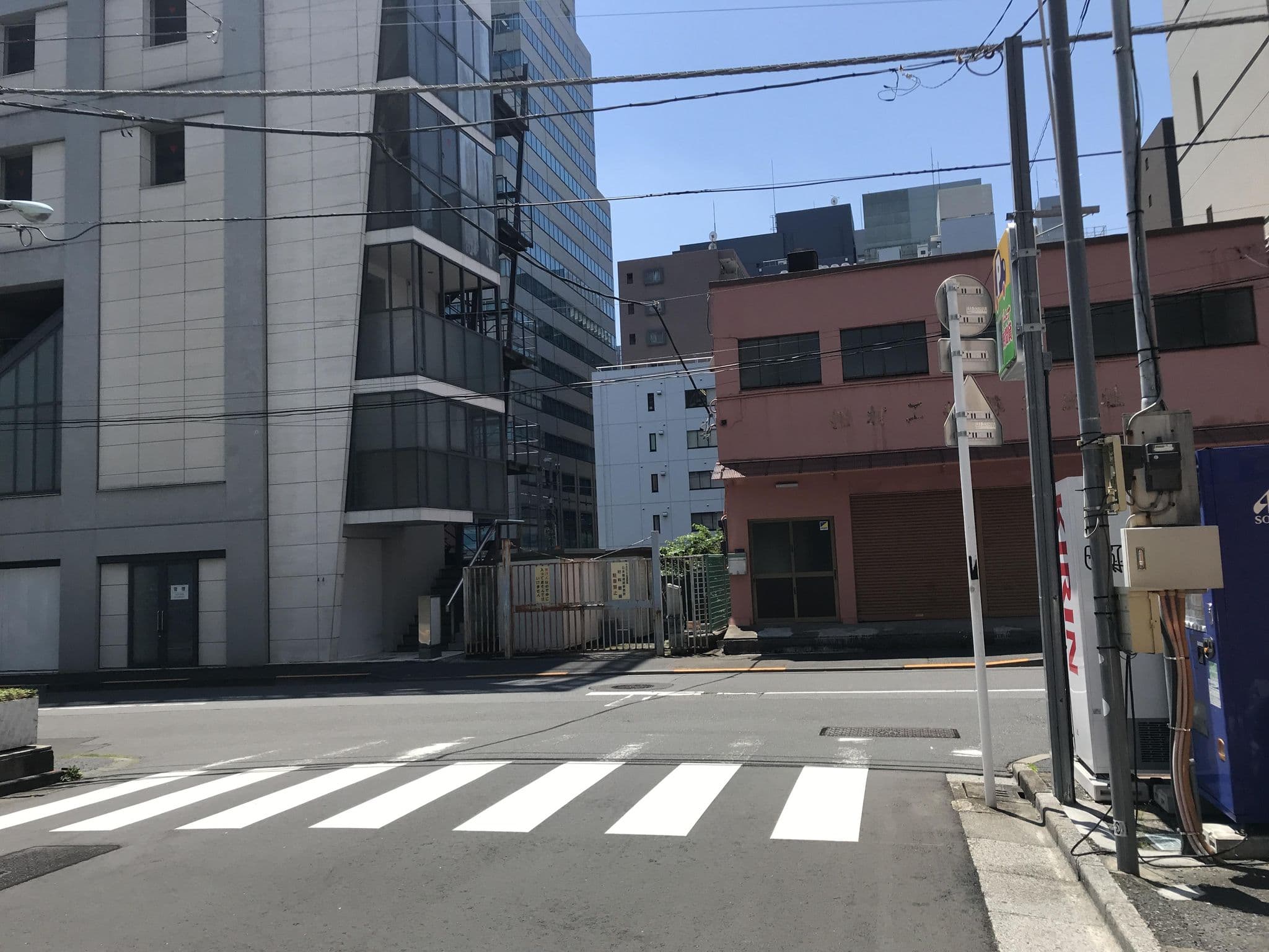 Street view near サウナ&カプセル アクシオン, Nihonbashi-Kayabachō — © musashino5 (CC BY-SA · Mapillary)