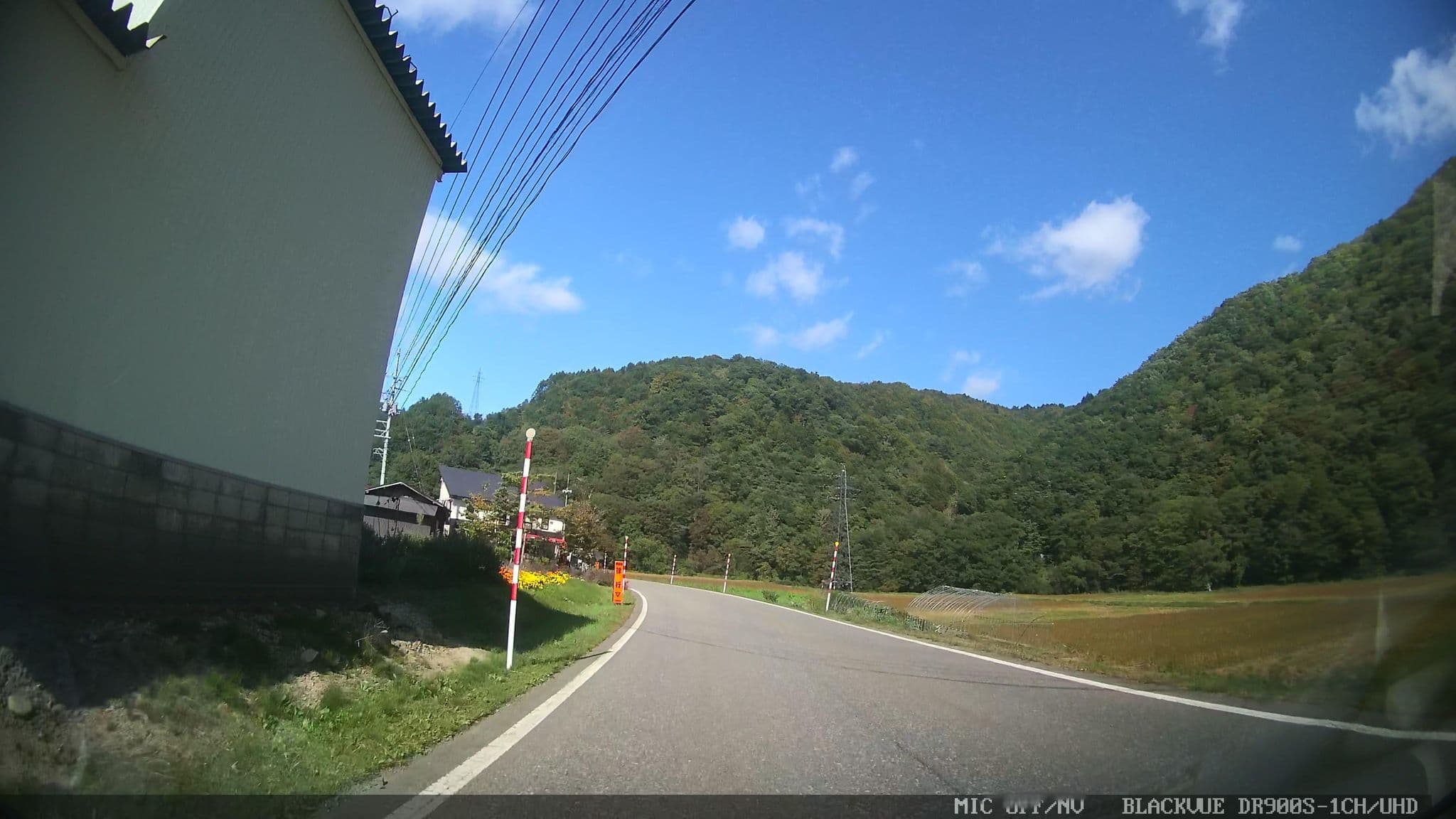 Street view near ももたろう, Shimonakatsukawa — © jmmapiranger (CC BY-SA · Mapillary)