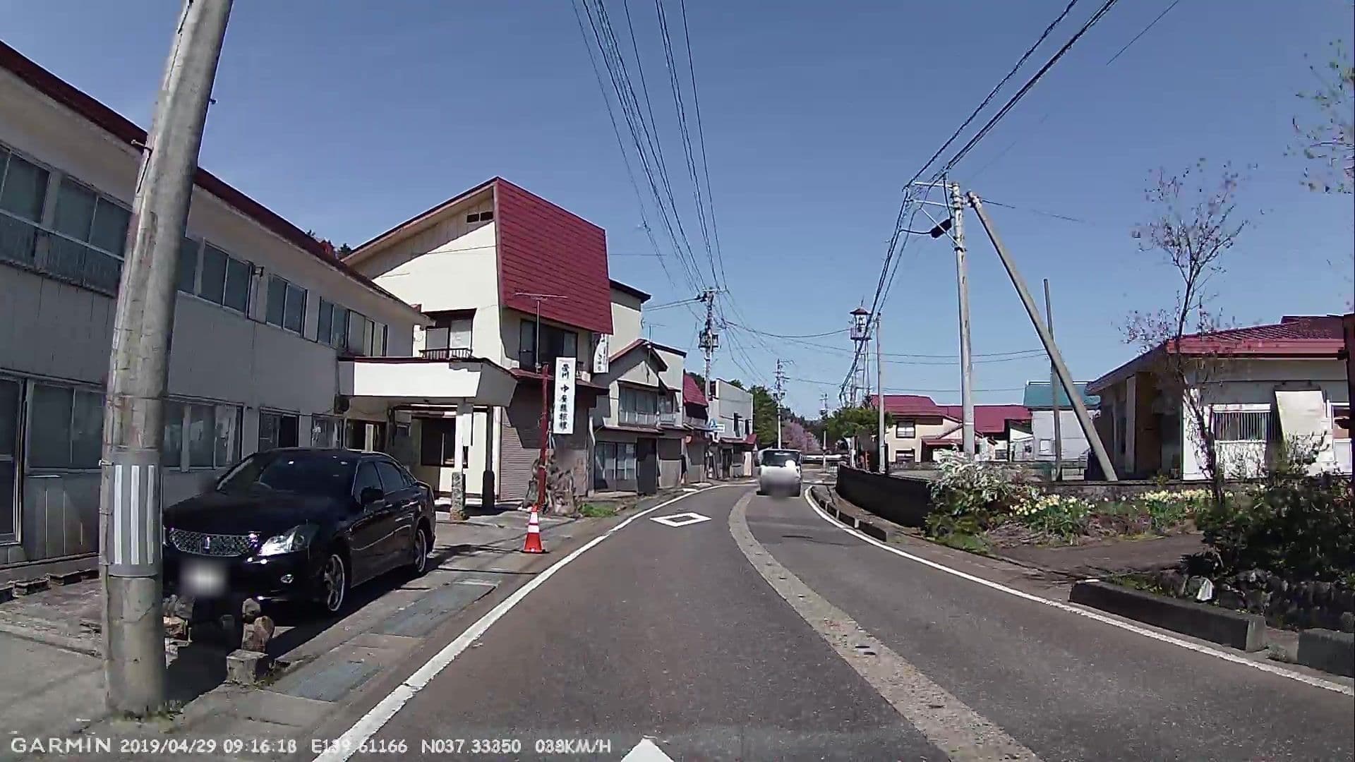 Street view near 中島屋旅館, Shimonakatsukawa — © jmmapiranger (CC BY-SA · Mapillary)