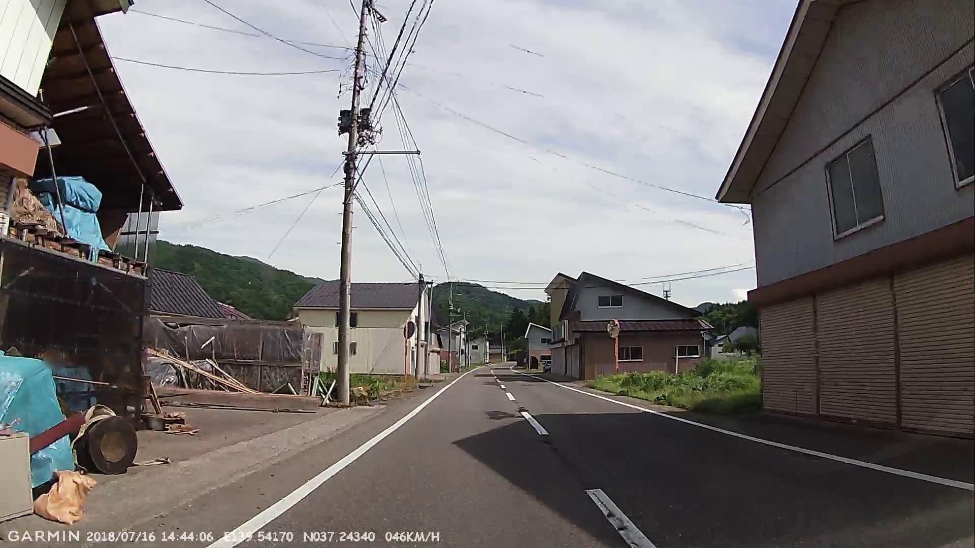 Street view near 酒井酒店, Shimonakatsukawa — © jmmapiranger (CC BY-SA · Mapillary)
