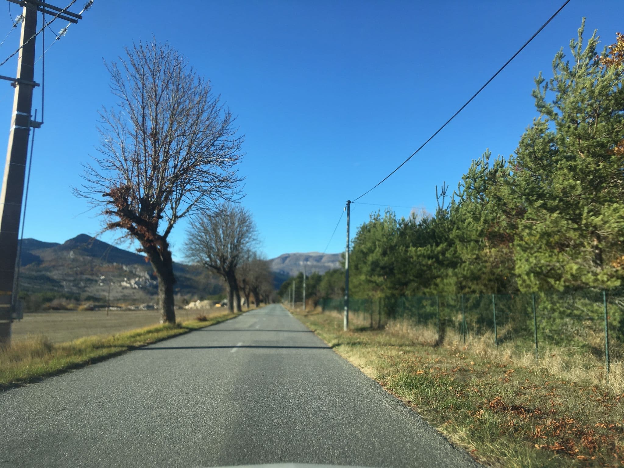 Street view near Le Priolat des Anges, Montferrat — © phjarry (CC BY-SA · Mapillary)