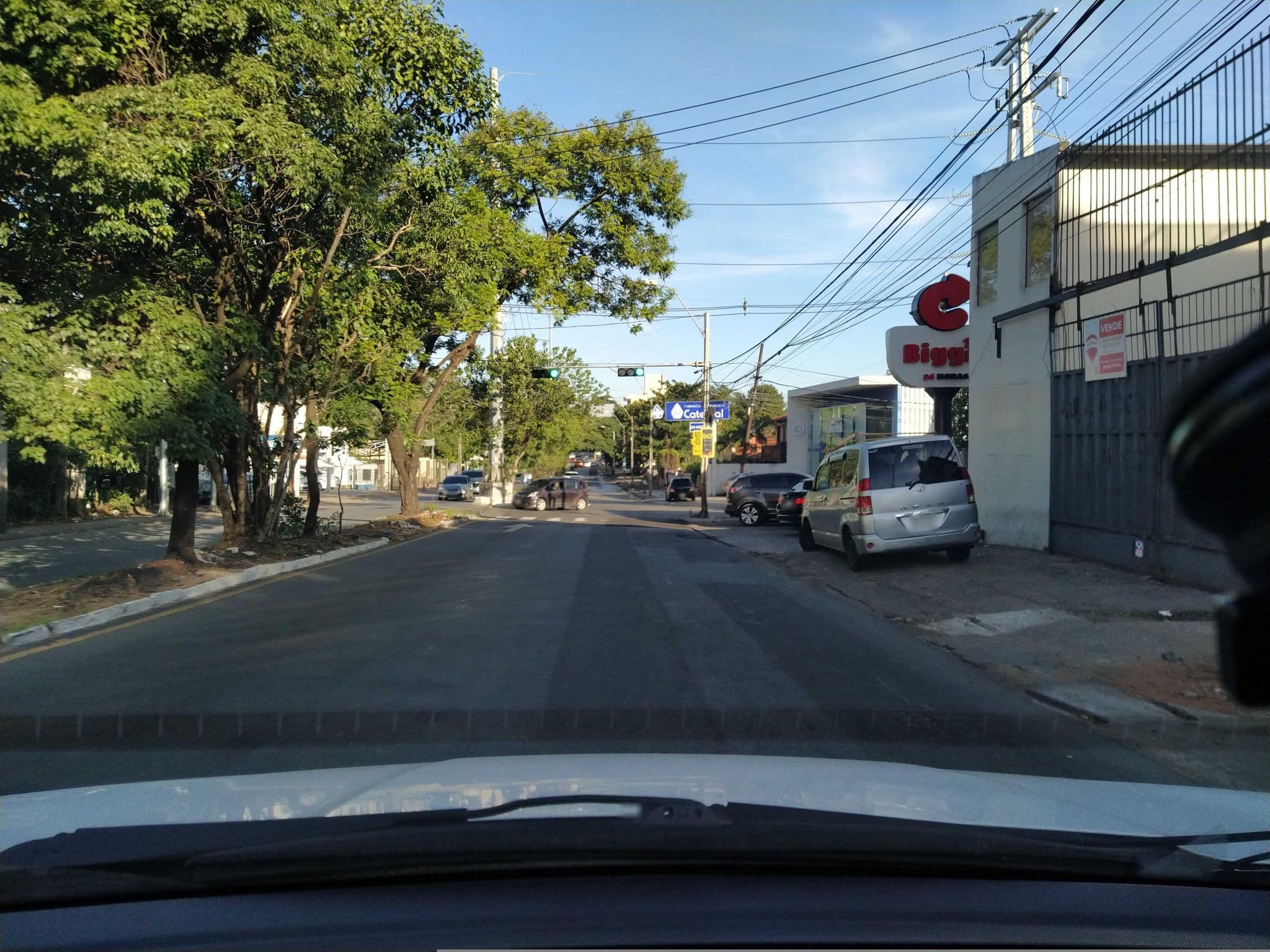 Street view near Hotel Terrazas Del Sol, Asunción — © jjorrge (CC BY-SA · Mapillary)