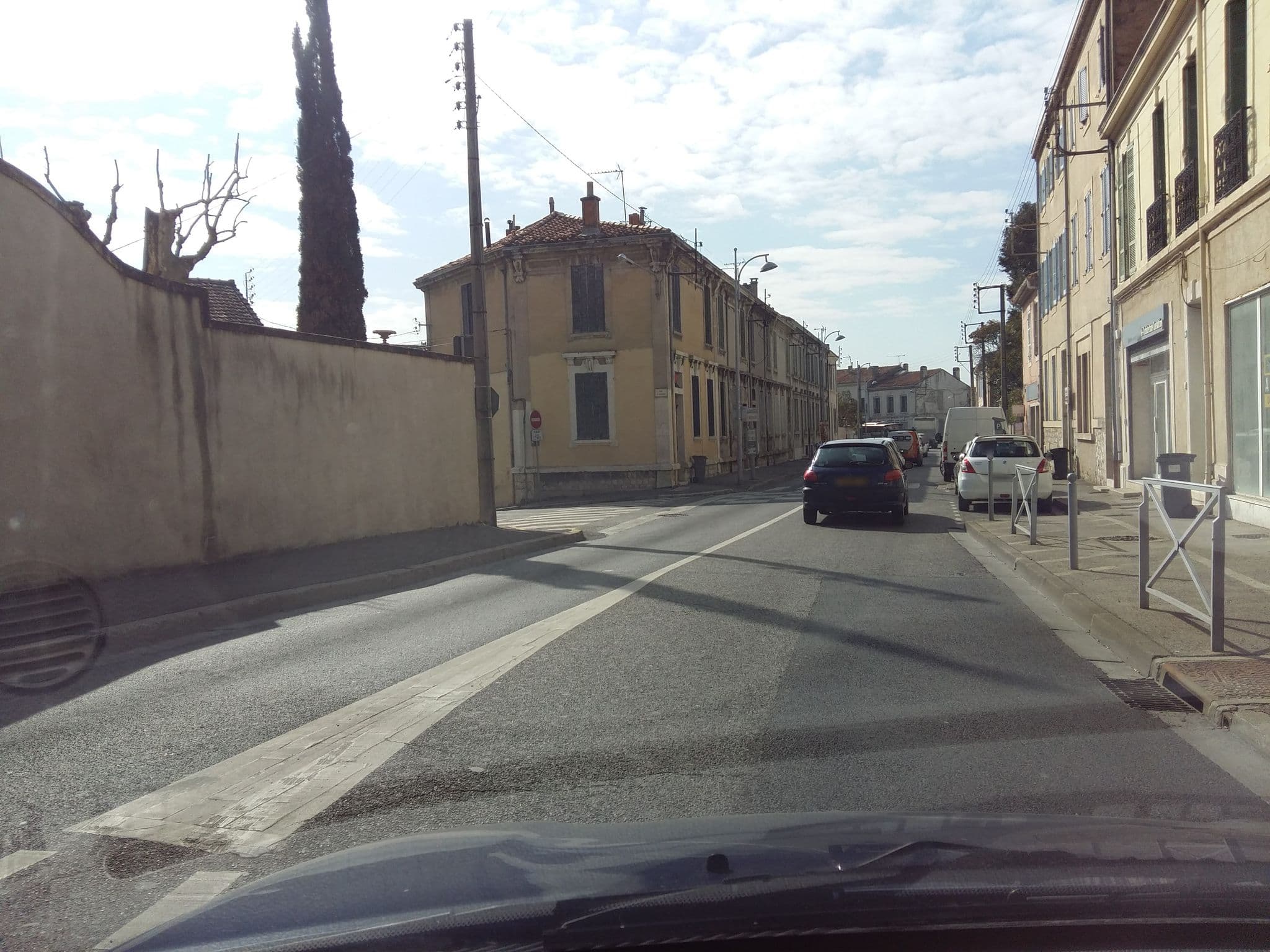 Street view near Hôtel Régina, Salon-de-Provence — © zimmy (CC BY-SA · Mapillary)