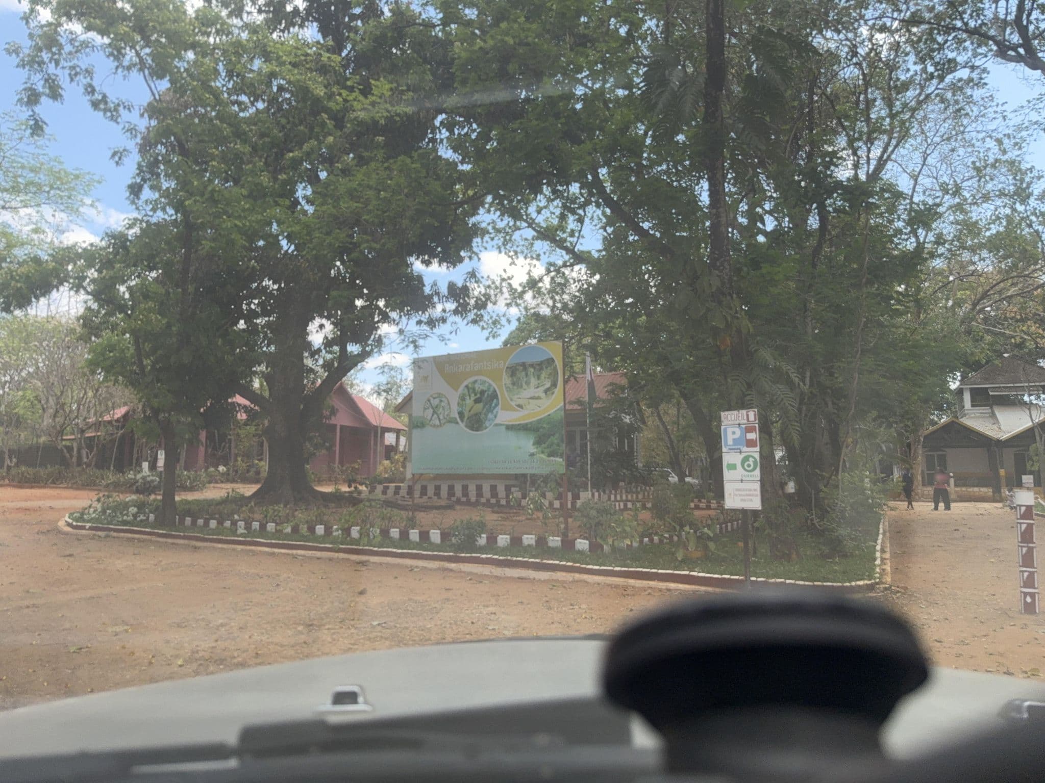 Street view near Ankarafantsika Ecolodge, Ambato Boeny — © iosefa (CC BY-SA · Mapillary)