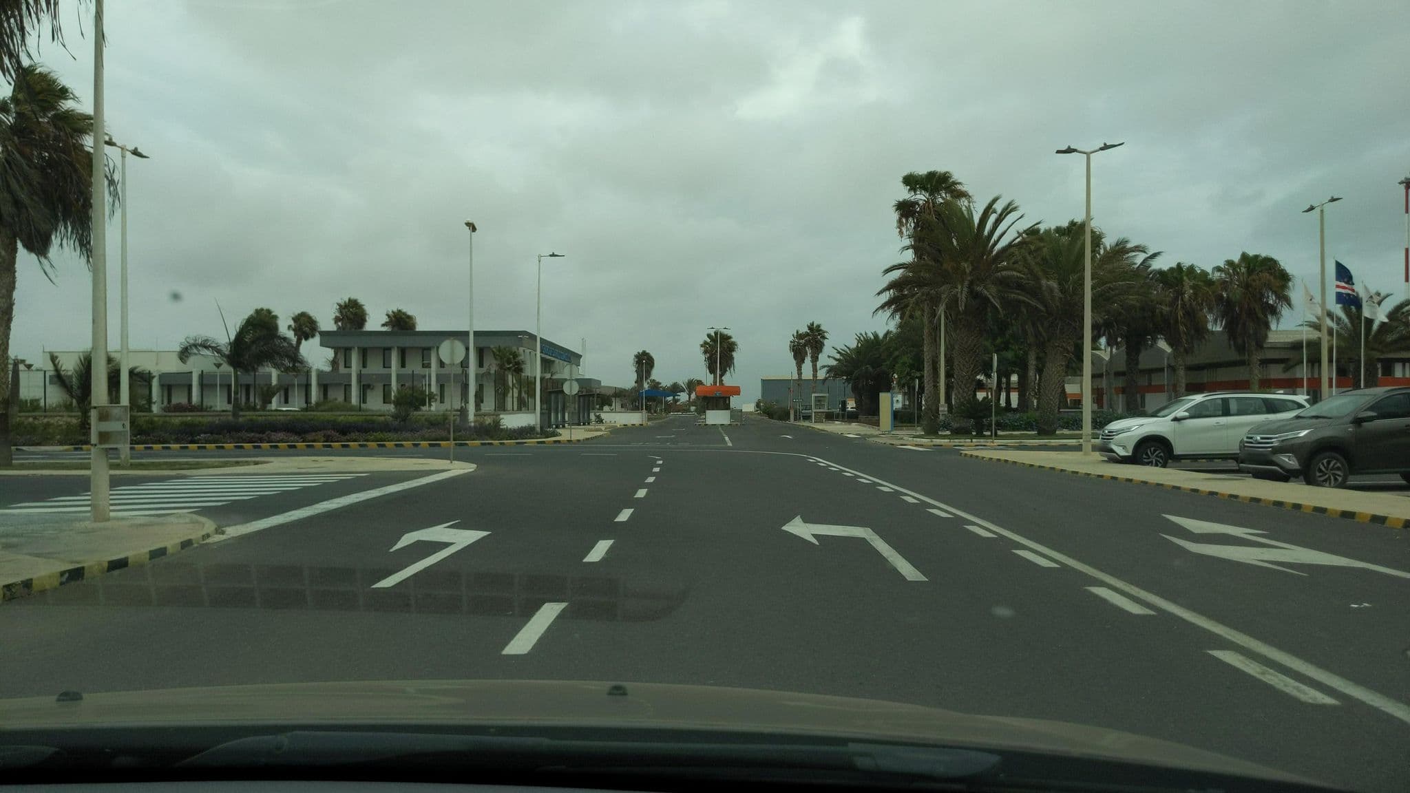 Street view near Vila do Farol, Imobiliária Fundiária e Habitat — © waldyrious (CC BY-SA · Mapillary)