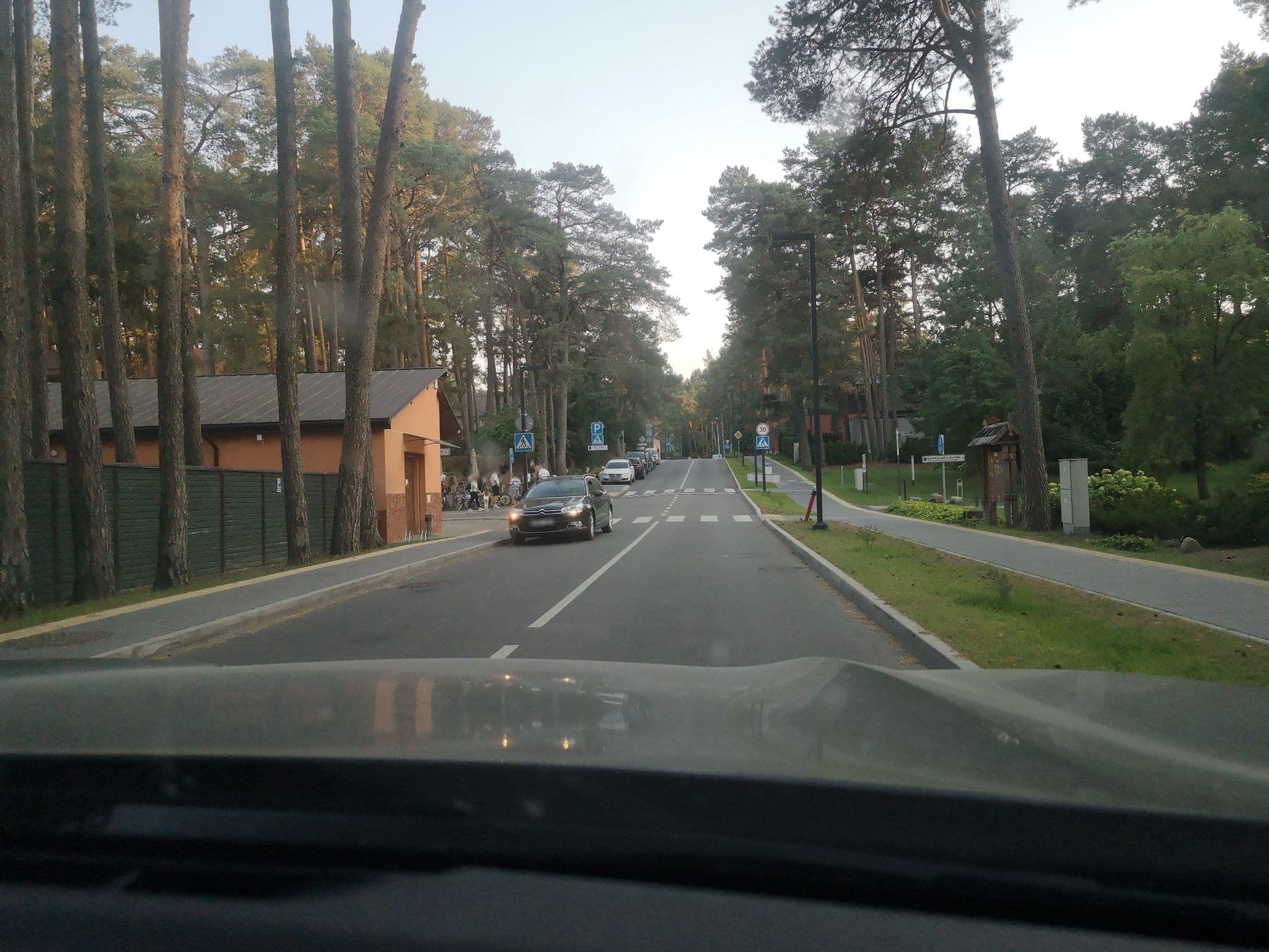 Street view near Kambariu Nuoma, Raudondvaris — © ViliusF (CC BY-SA · Mapillary)