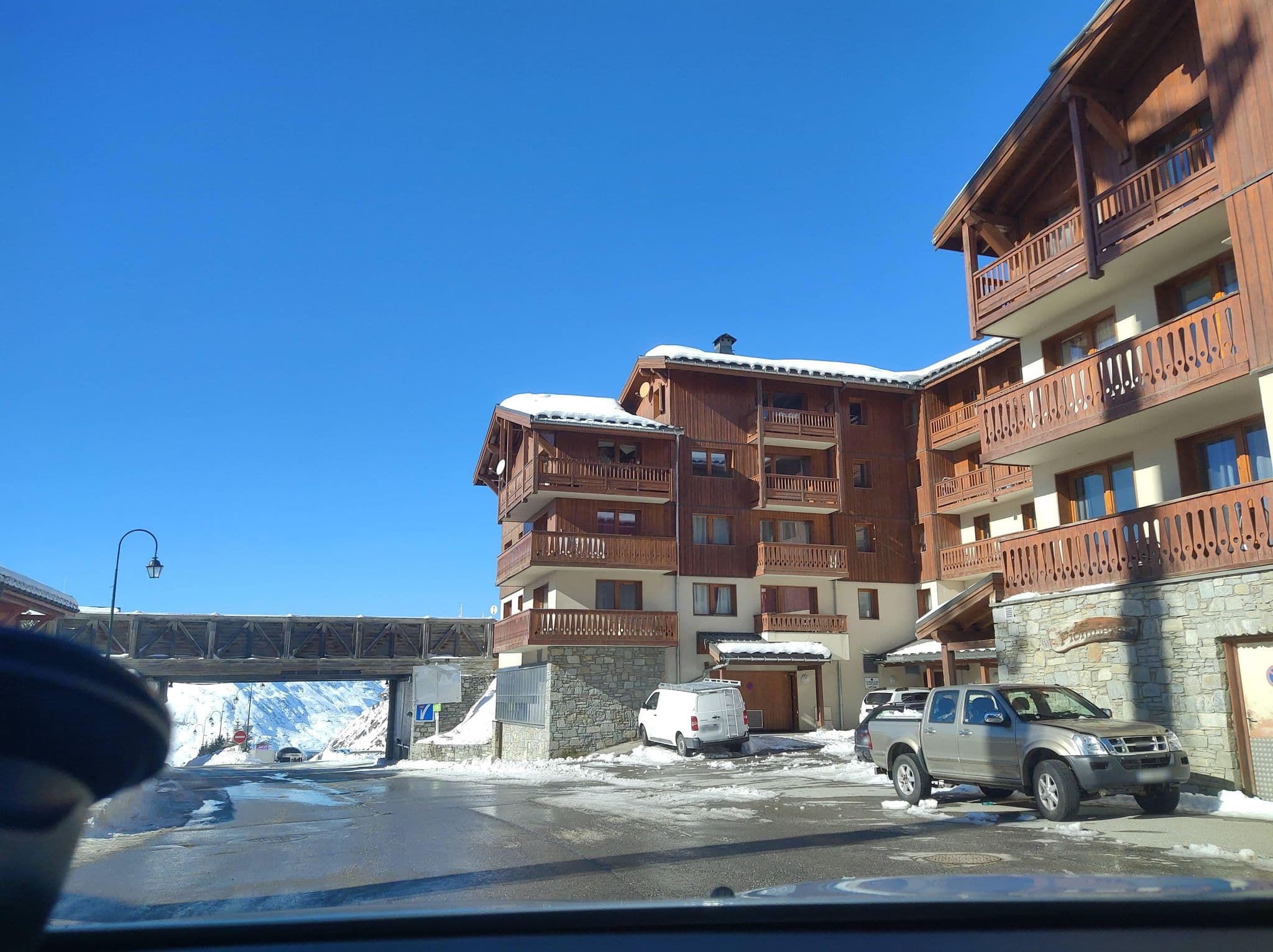 Street view near Les Pionniers, Val Thorens