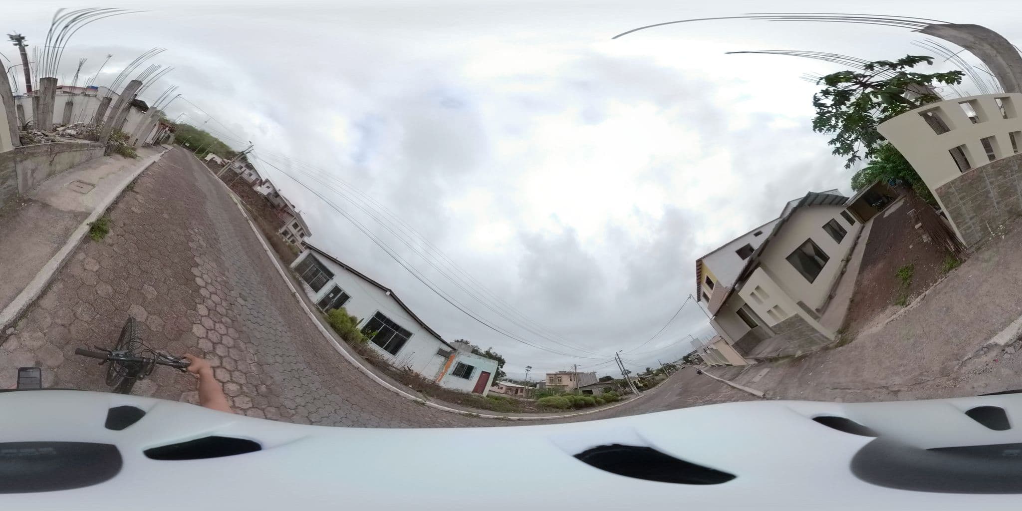 Street view near Hosteria Pimampiro, Puerto Baquerizo Moreno — © lmbett (CC BY-SA · Mapillary)